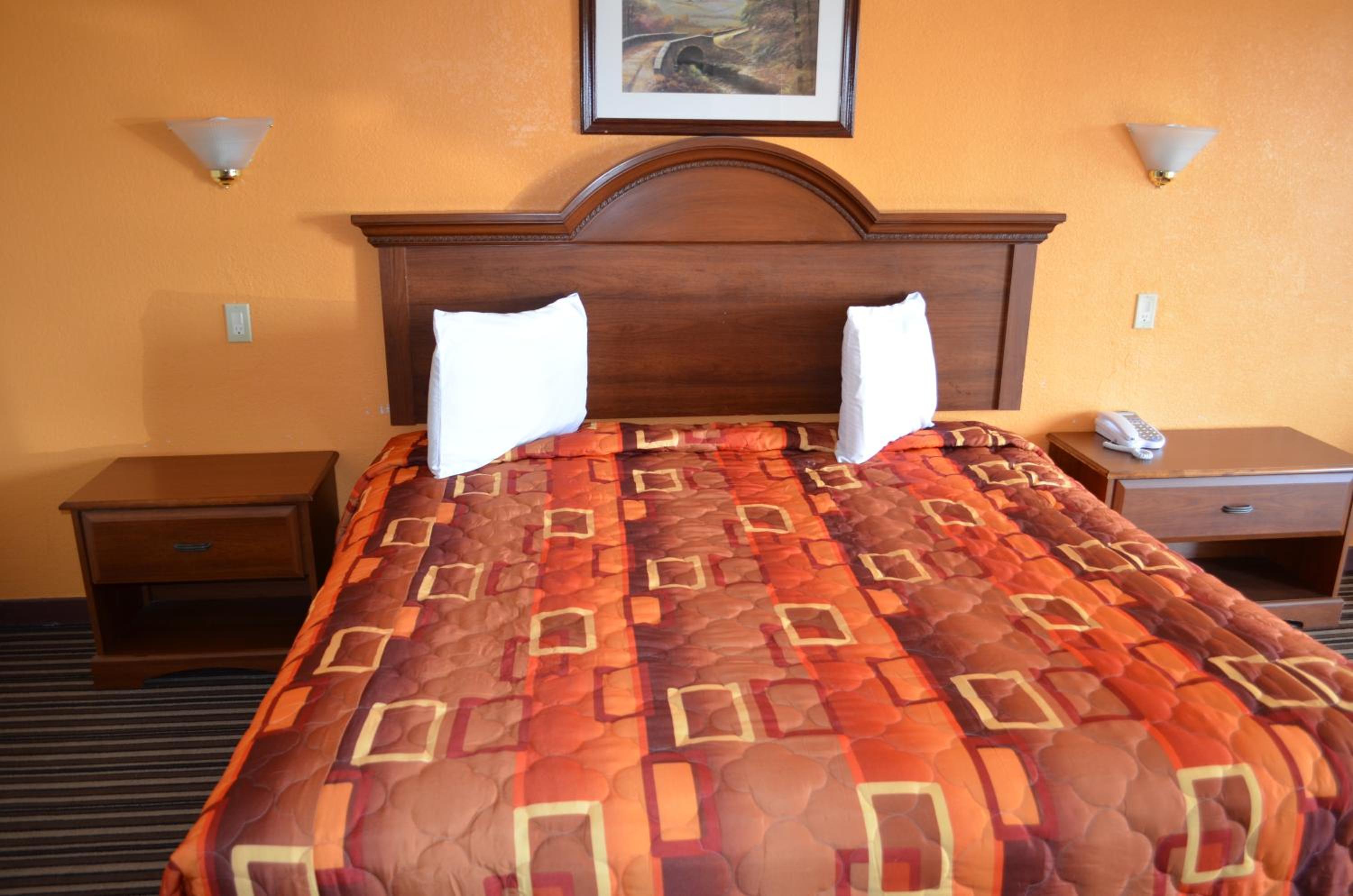 Greenville Vacations - Royal Inn Greenville - Property Image 4