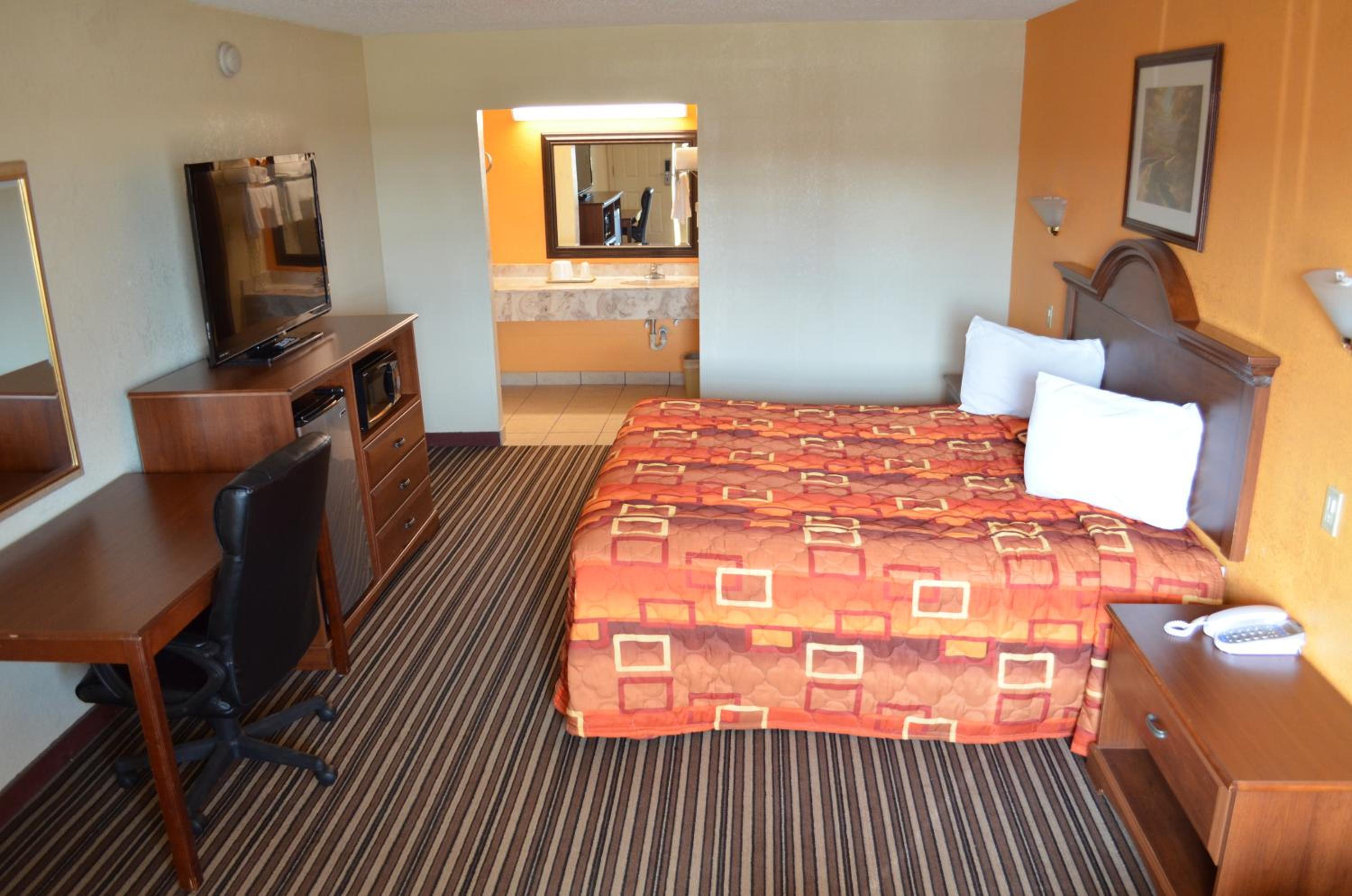Greenville Vacations - Royal Inn Greenville - Property Image 11