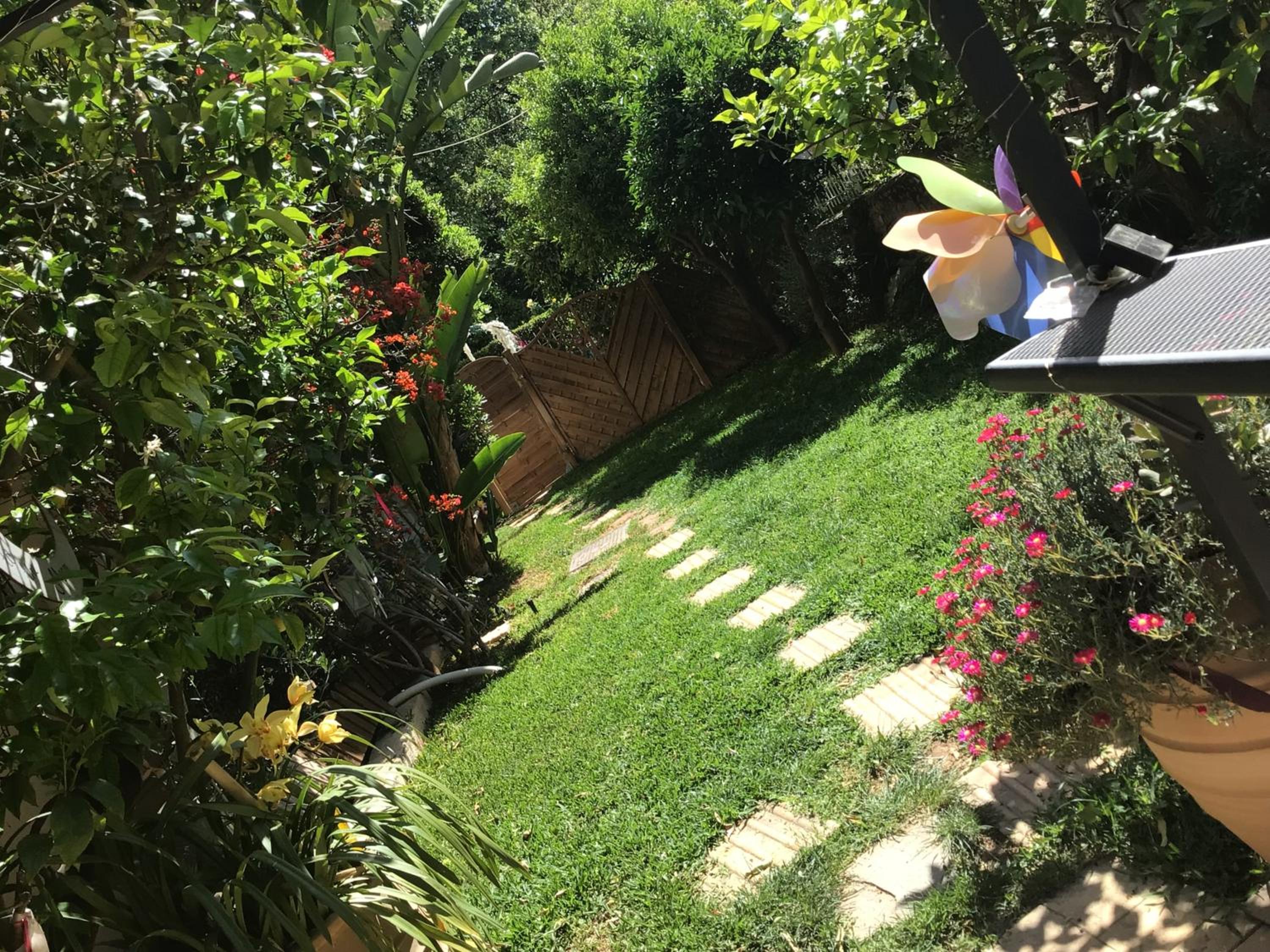 PJ GARDEN HOUSE
