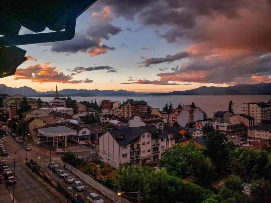 Dpto centrico con vista al lago