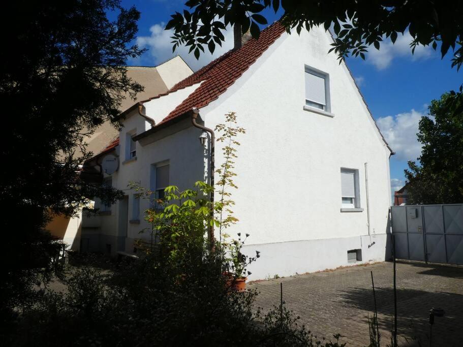 Gemütliches Häuschen mit Innenhof - Longstay