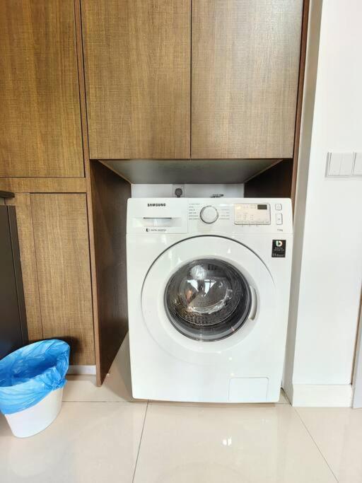 A2305 Grand Medini Studio 100mbps Netflix By STAY photo 4