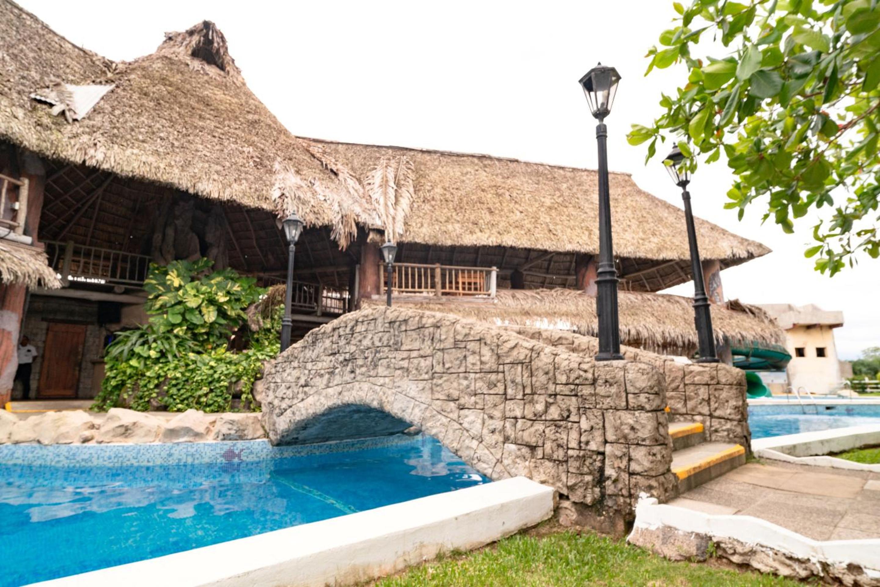 Amatique Bay Hotel