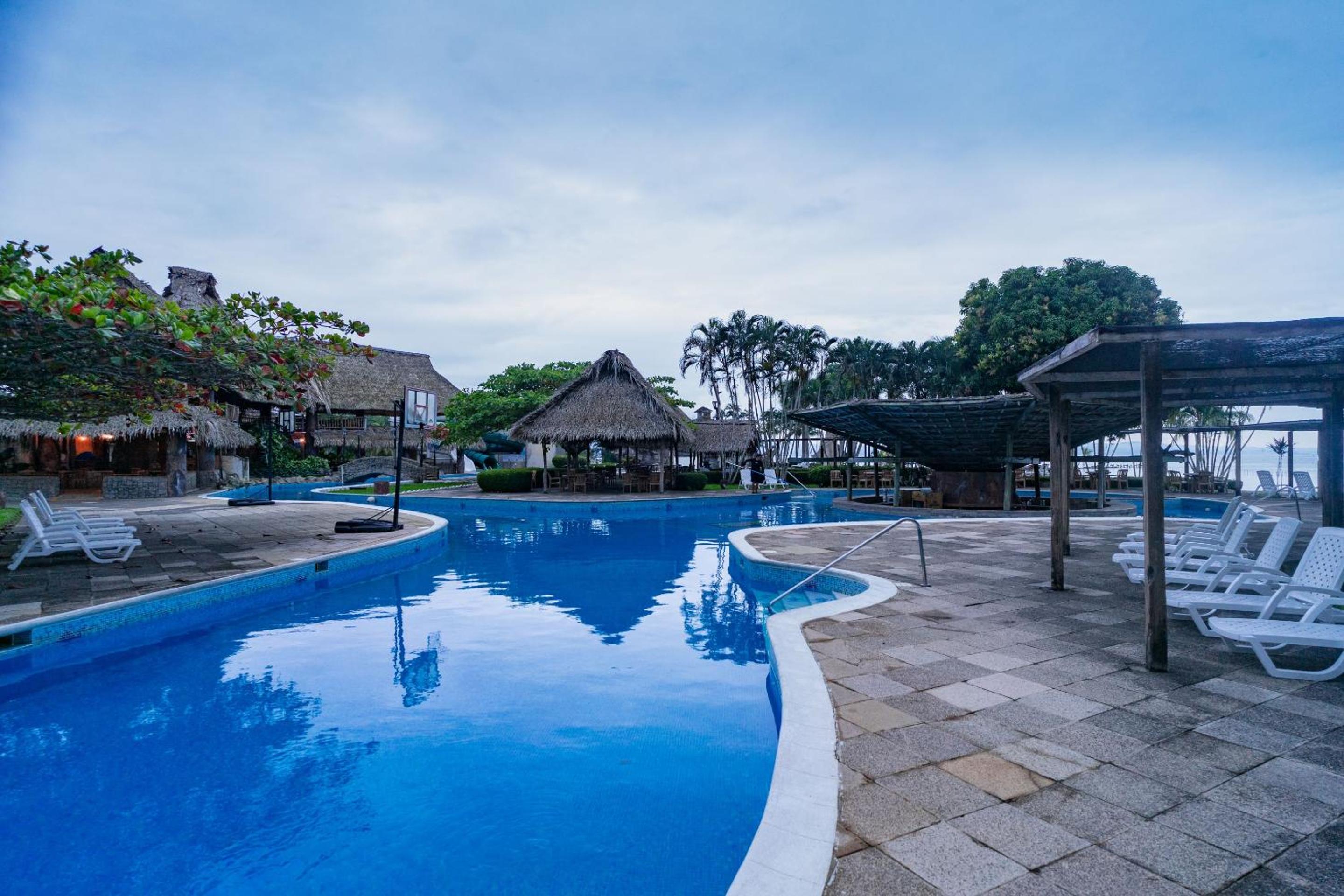 Amatique Bay Hotel