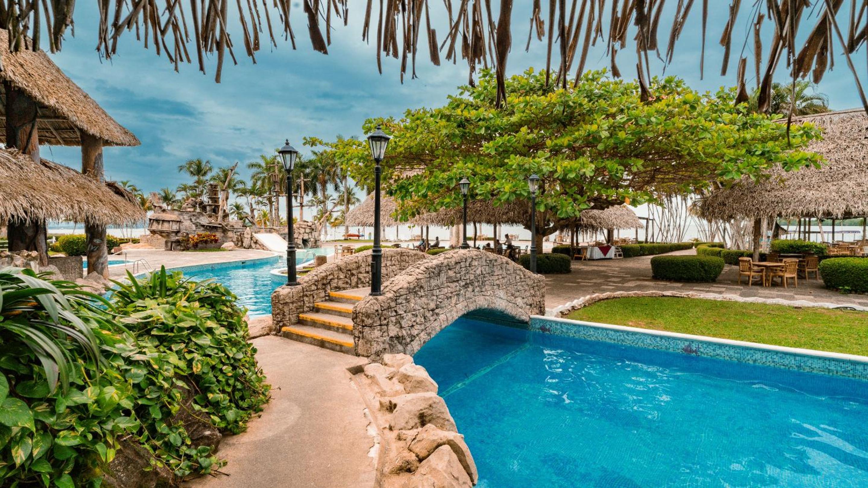 Amatique Bay Hotel