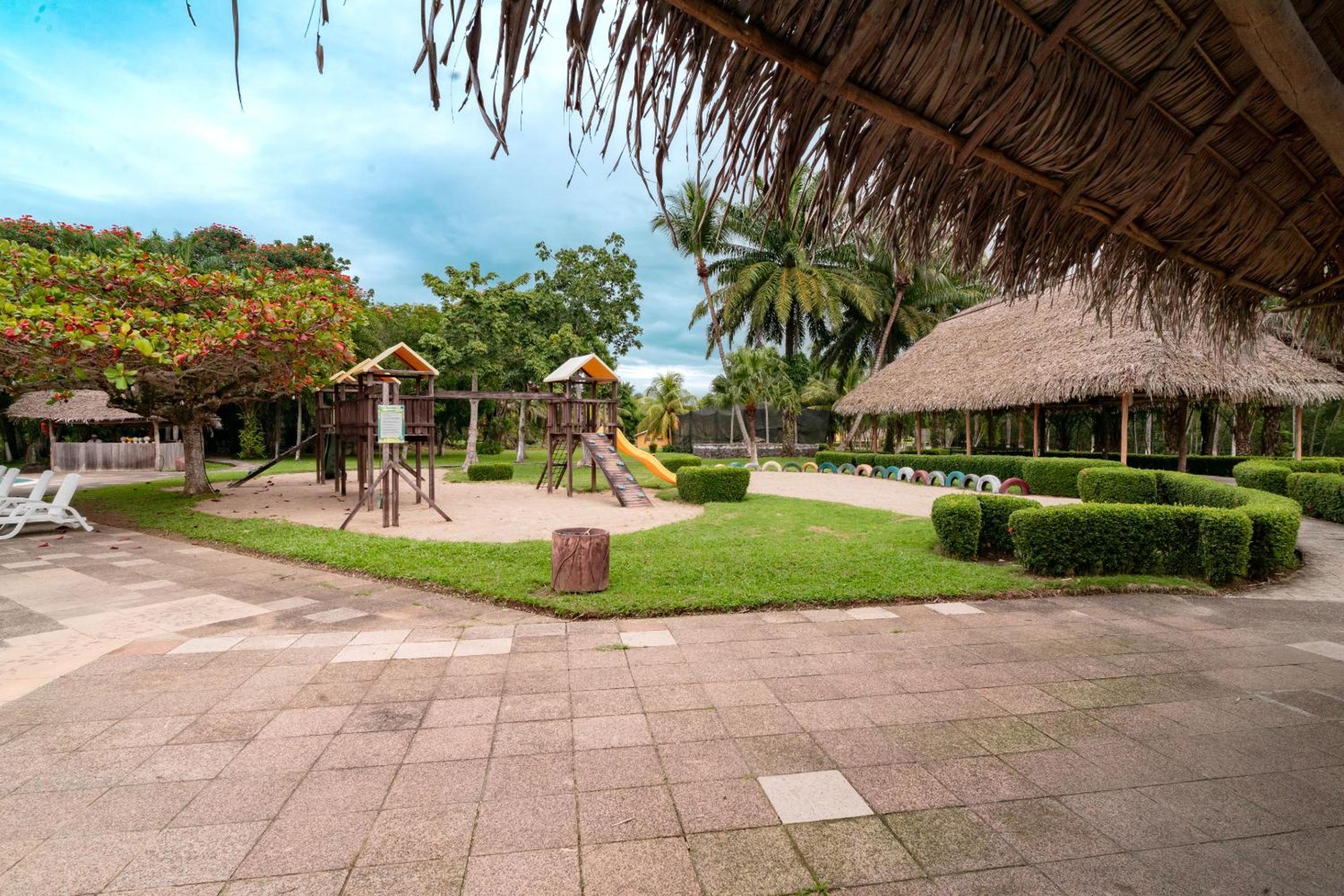Amatique Bay Hotel