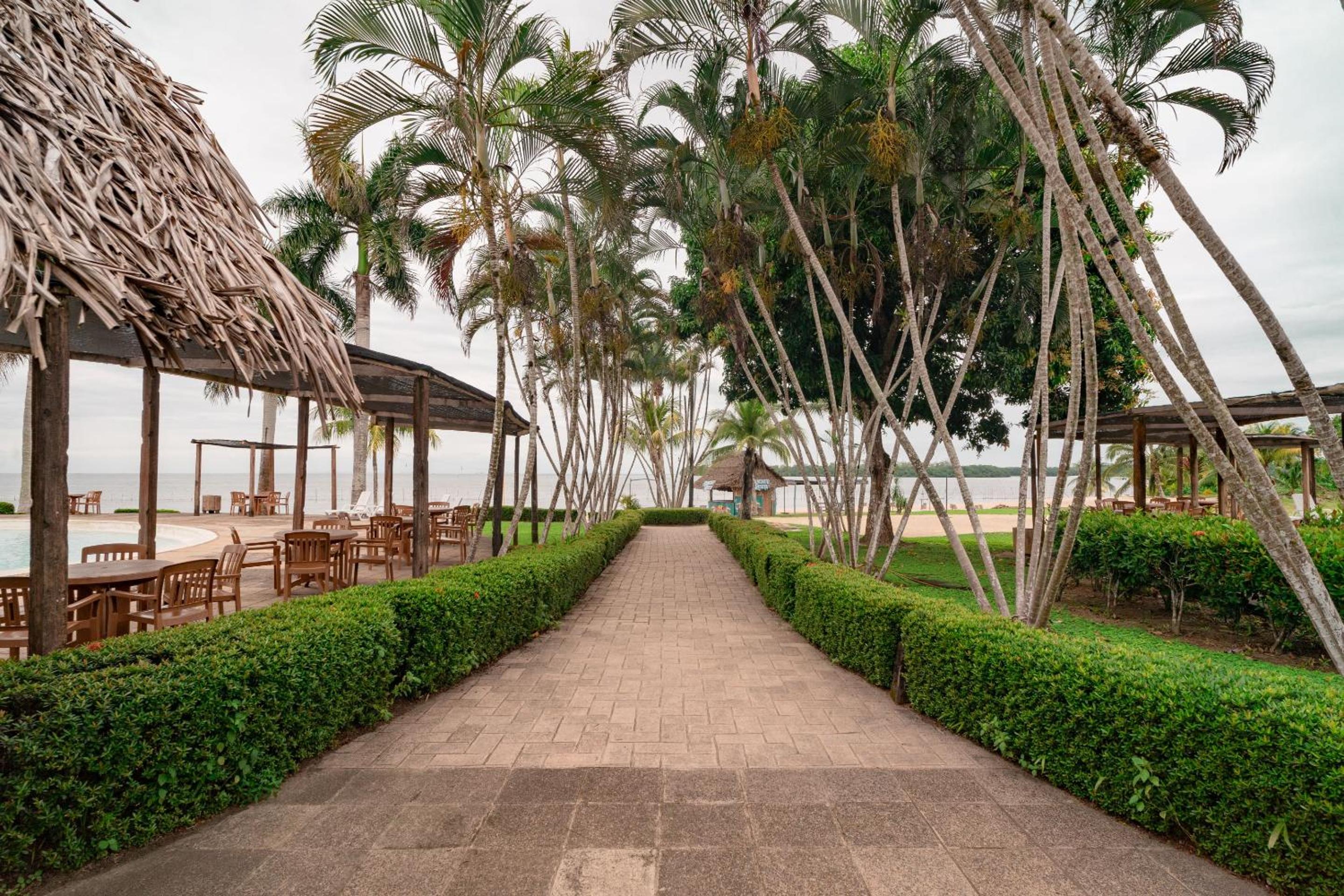 Amatique Bay Hotel