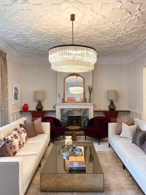 Idyllic Country House in Haslemere view 2