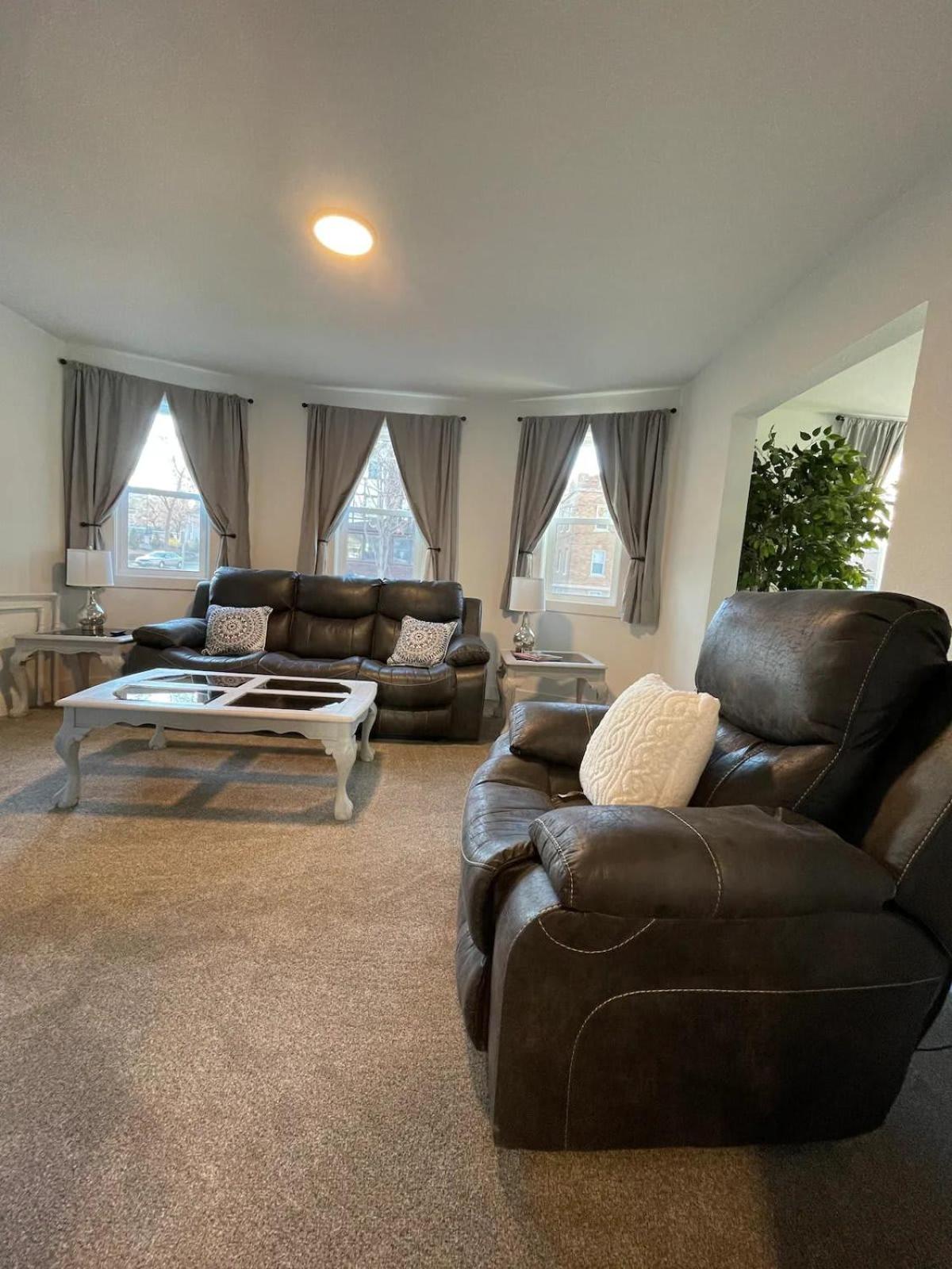 2 Bedroom Apartment, Walk To Mayo, Free Parking view 3