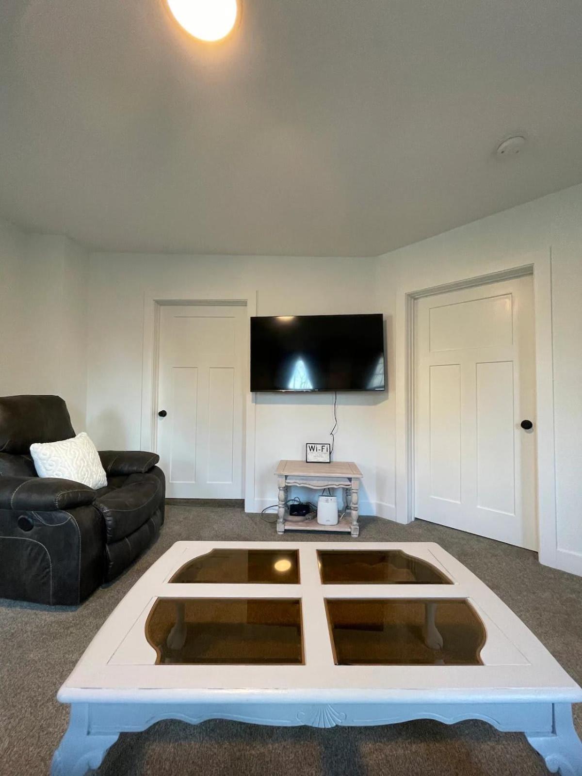 2 Bedroom Apartment, Walk To Mayo, Free Parking view 4