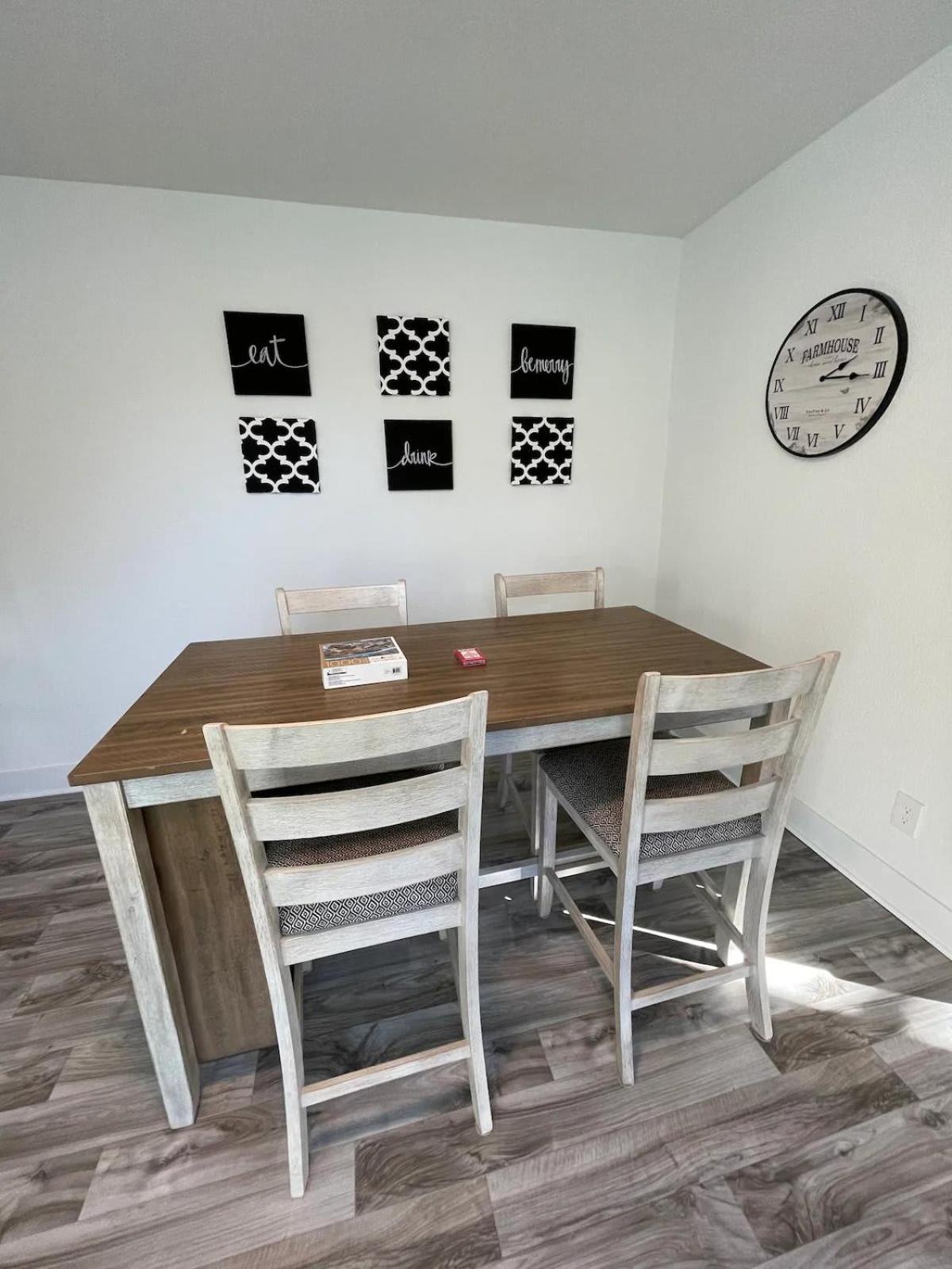 2 Bedroom Apartment, Walk To Mayo, Free Parking view 5