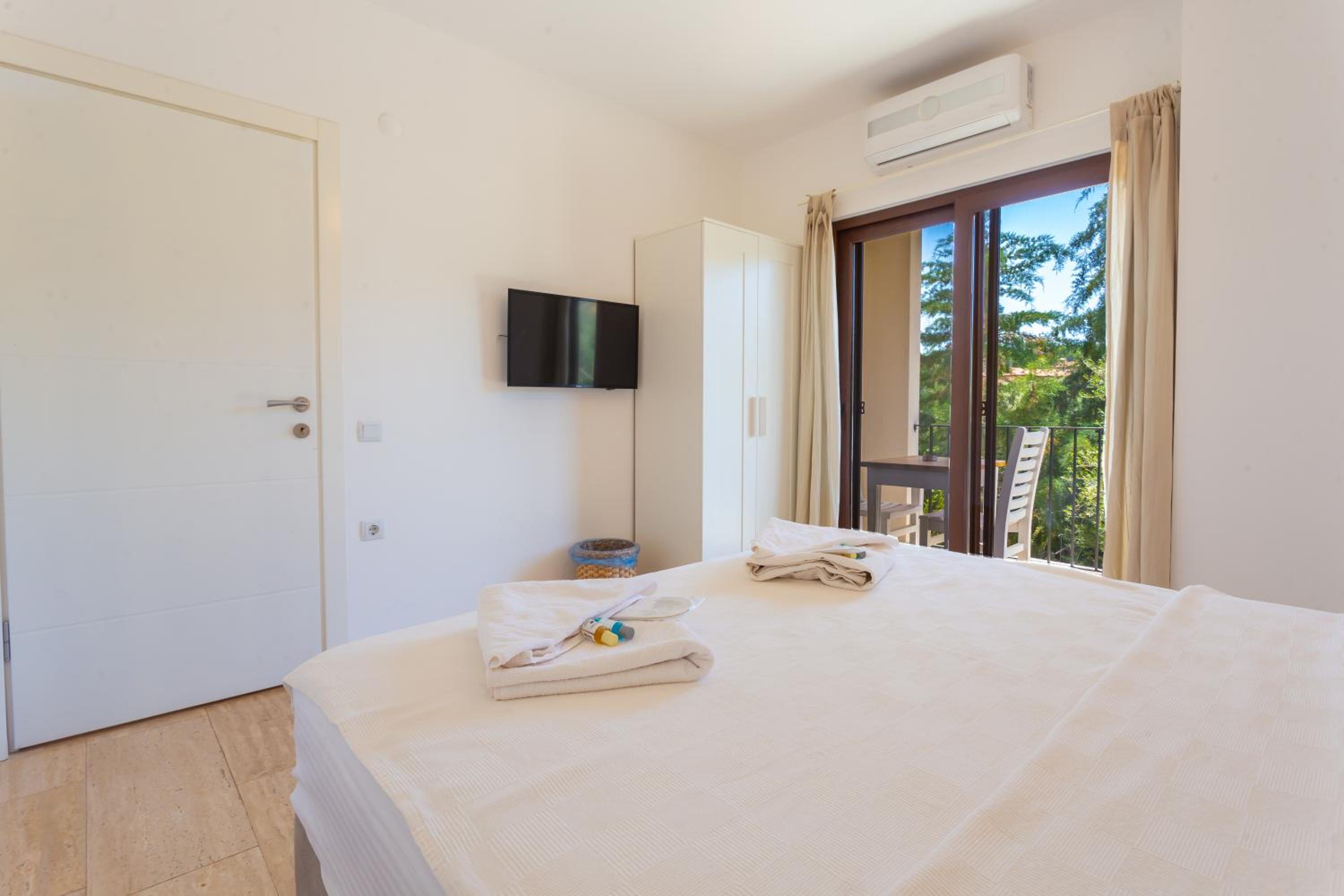 Sea Garden - Image 62