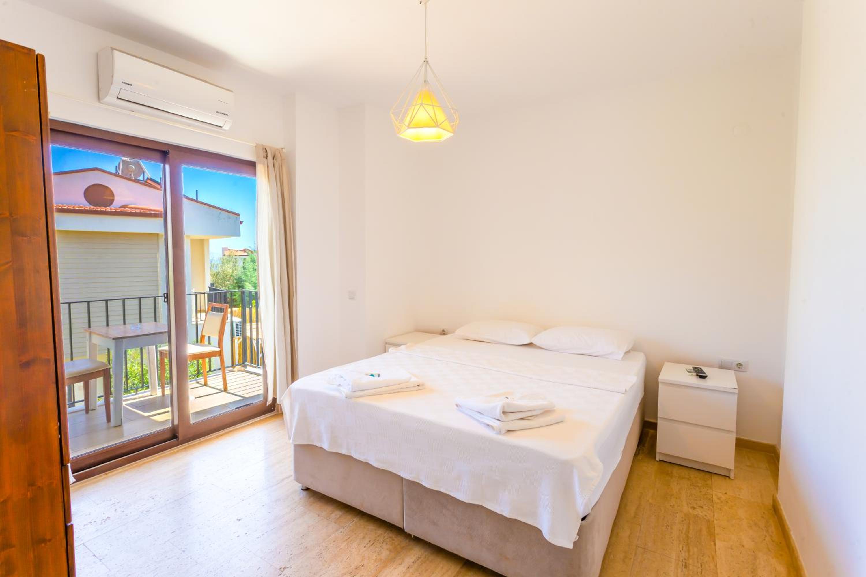 Sea Garden - Image 60