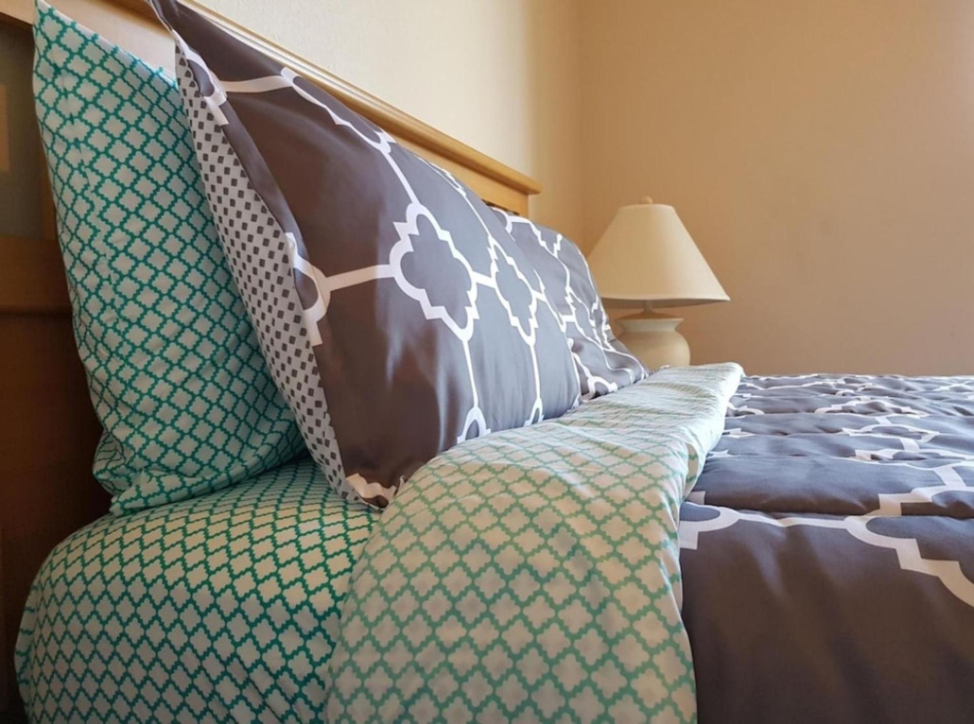 Davenport 4 Beds Sleeps 8 with Pool Gym & Spa view 3