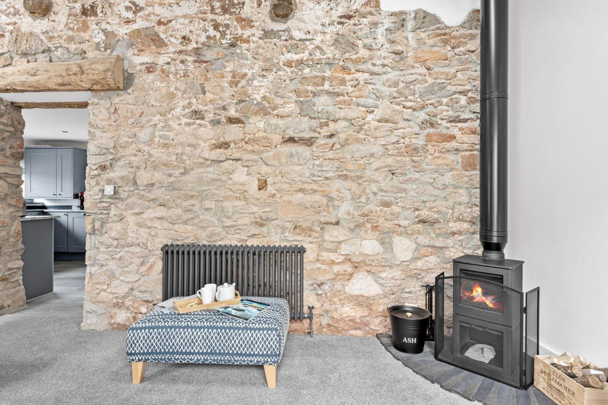 The Dairy, Higher Yalberton Farm - Free parking, Countryside view, Hot tub