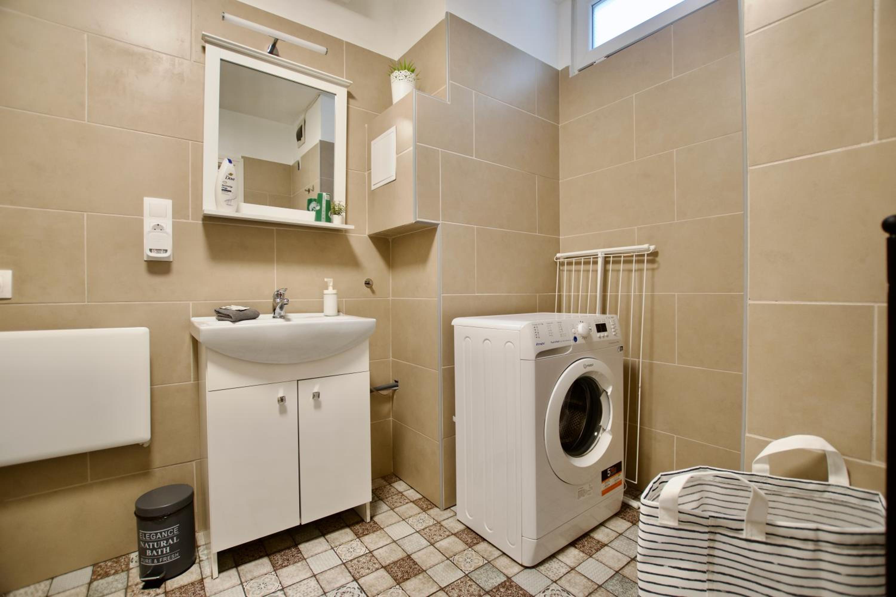 Studio Apartment by Hi5- Rózsa street view 2