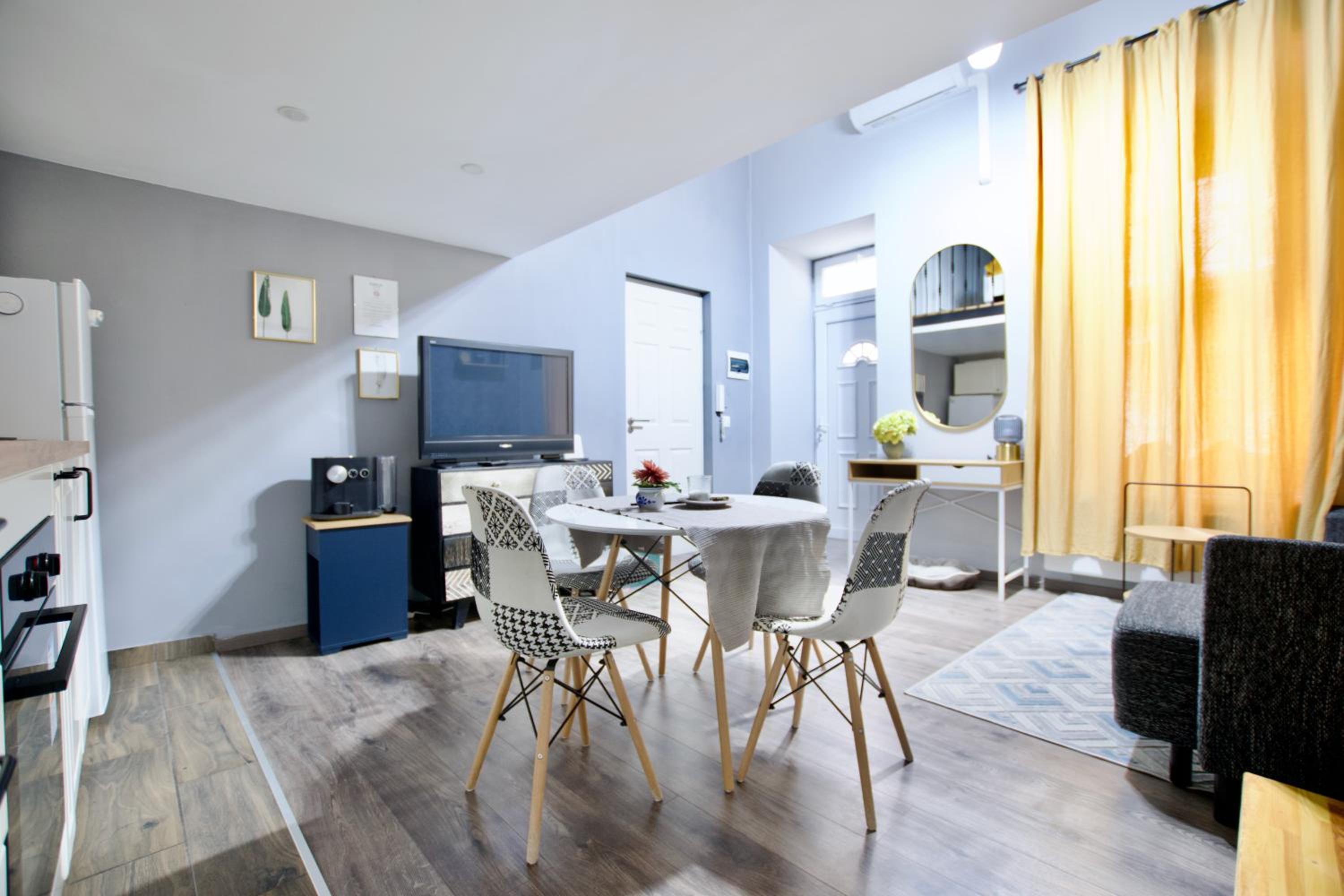 Studio Apartment by Hi5- Rózsa street view 4