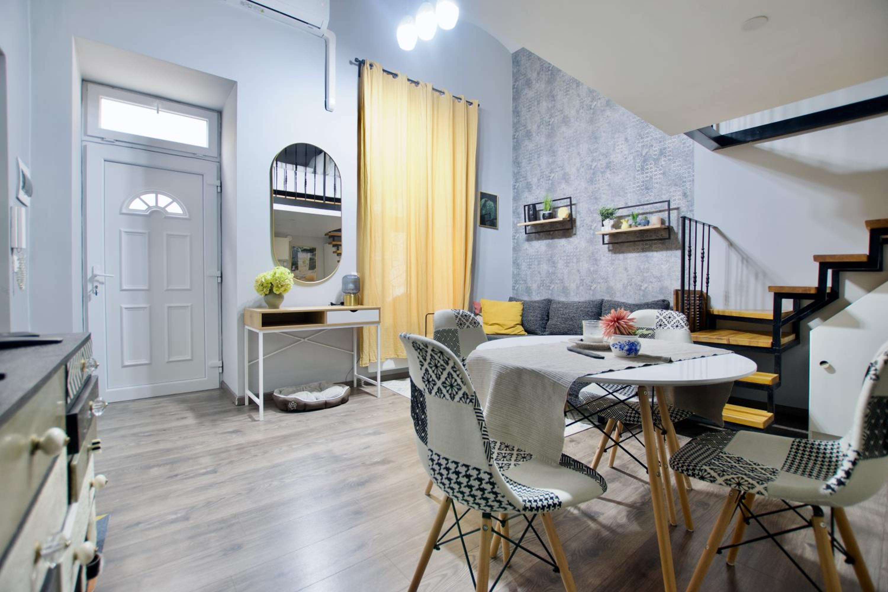 Studio Apartment by Hi5- Rózsa street view 5