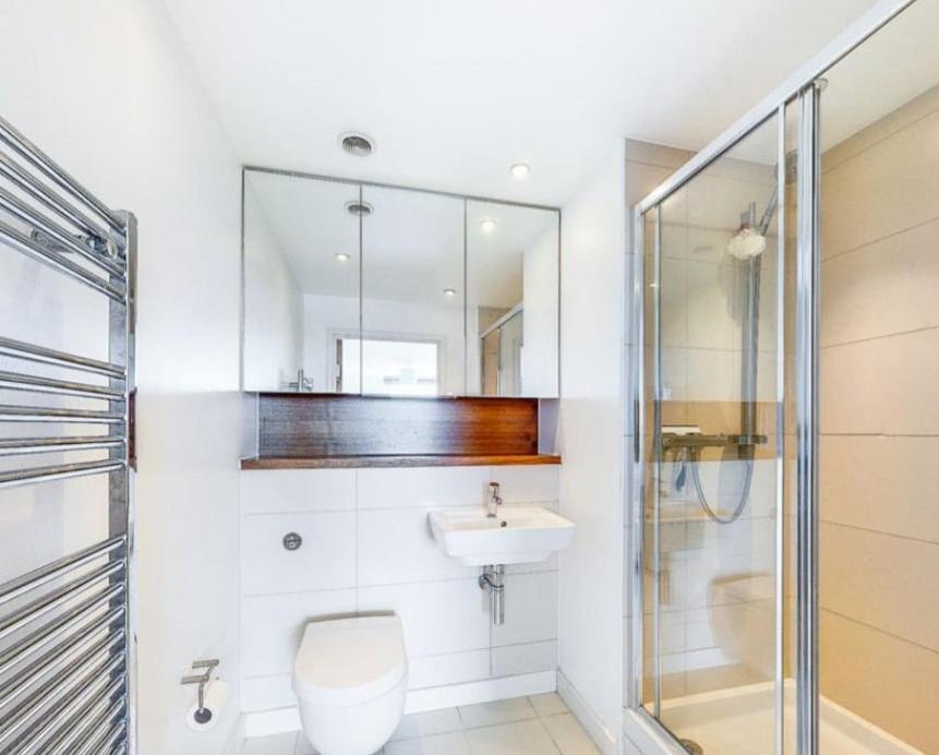 Heronsgate GH016