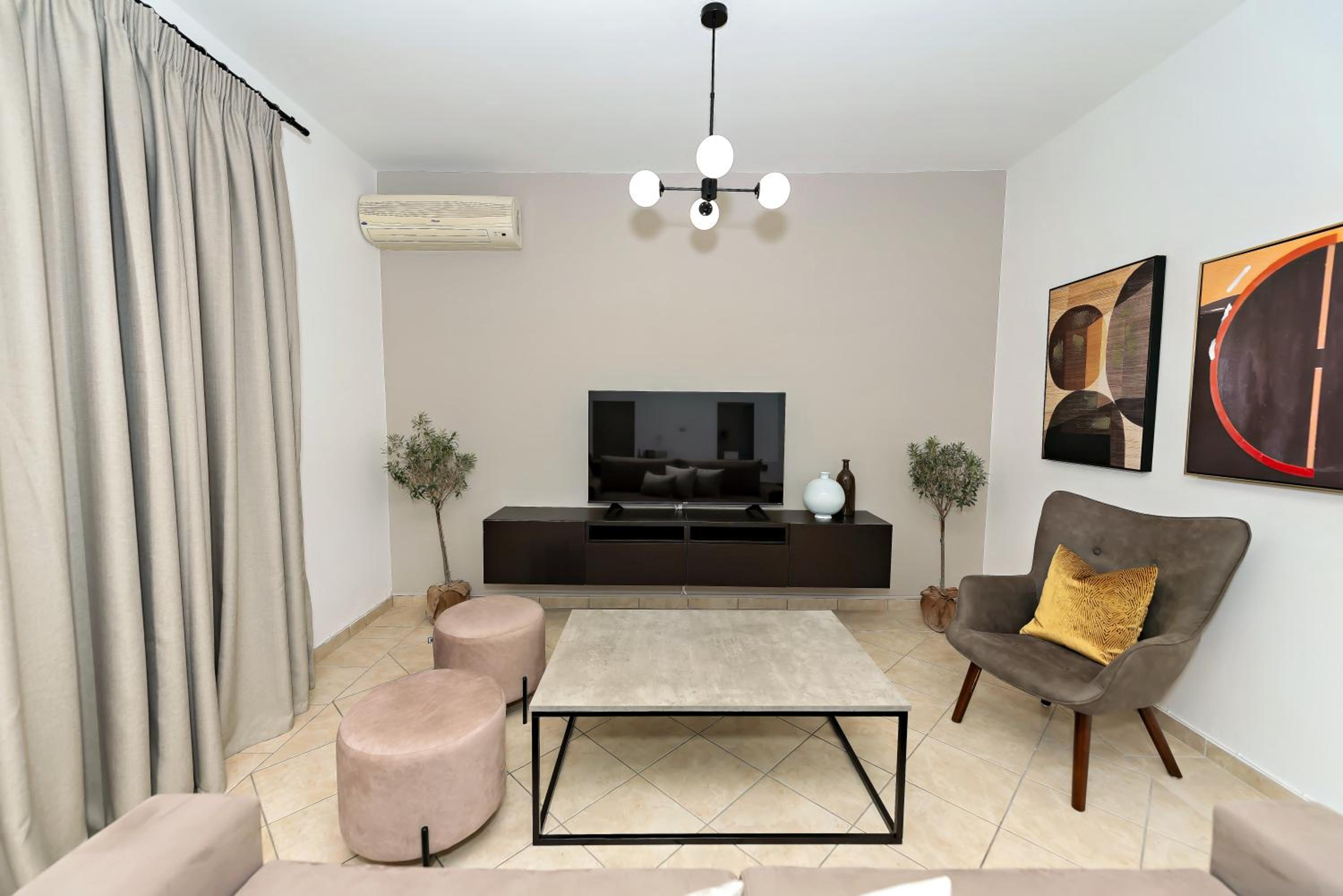 Dioni Apartments