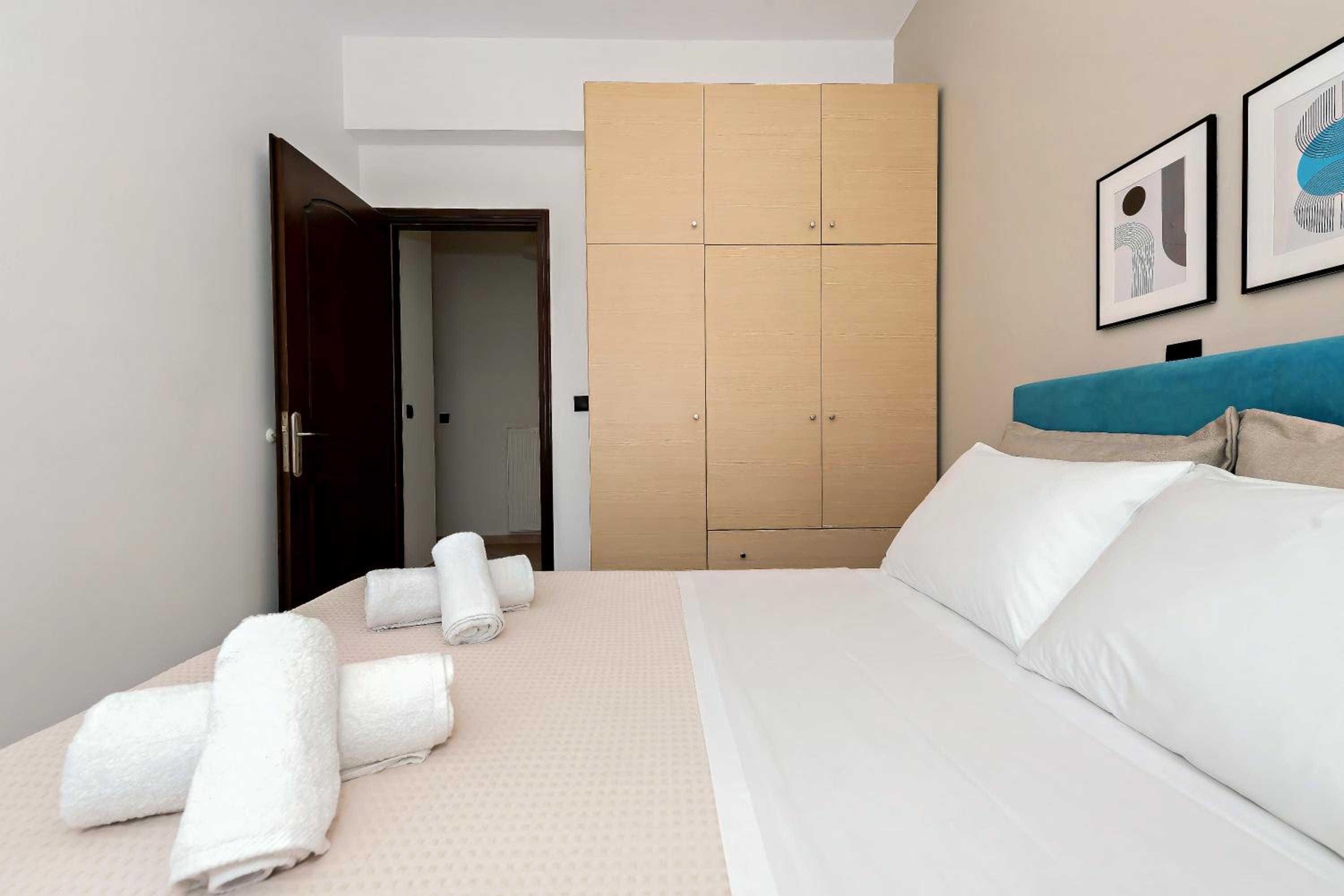 Dioni Apartments