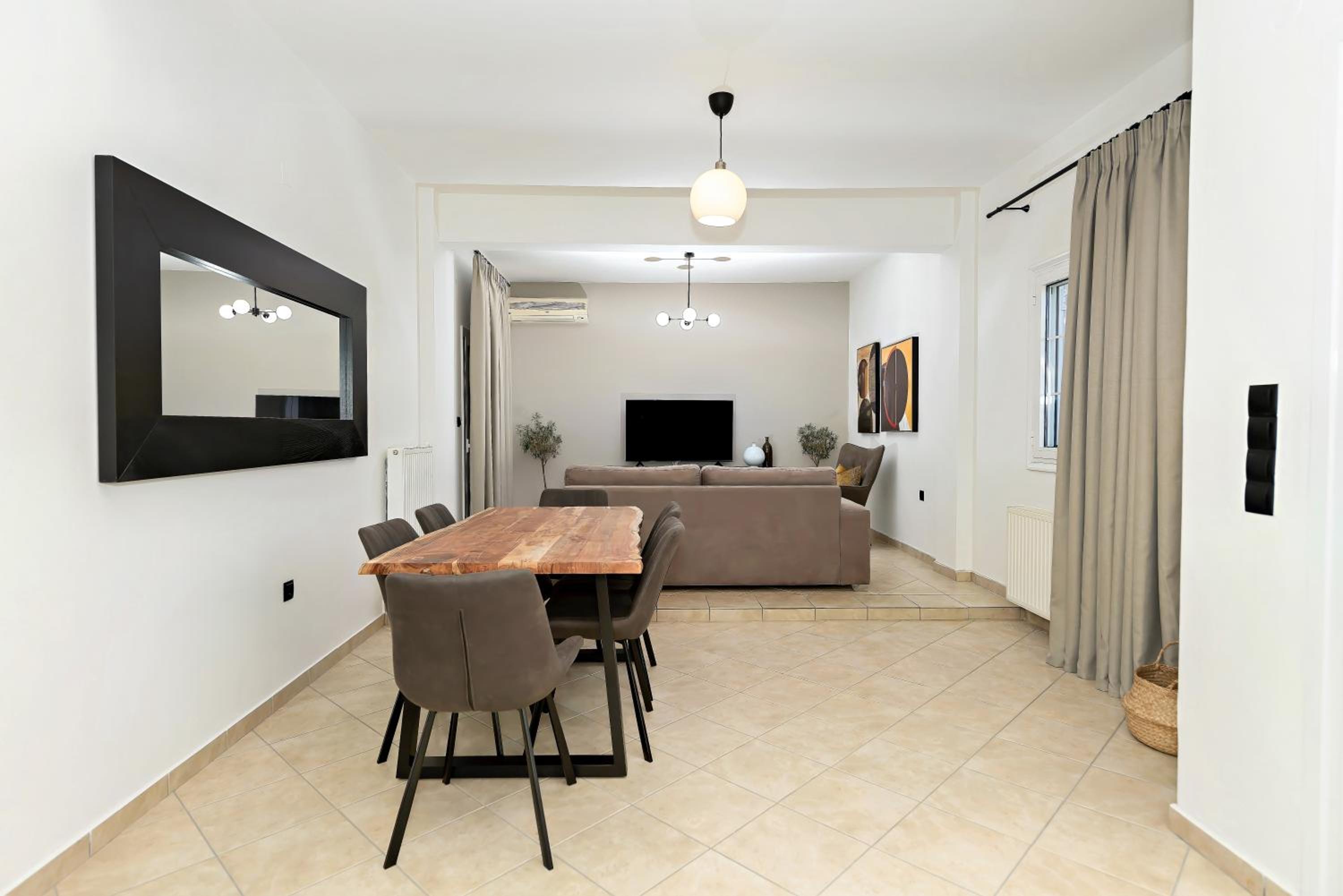 Dioni Apartments