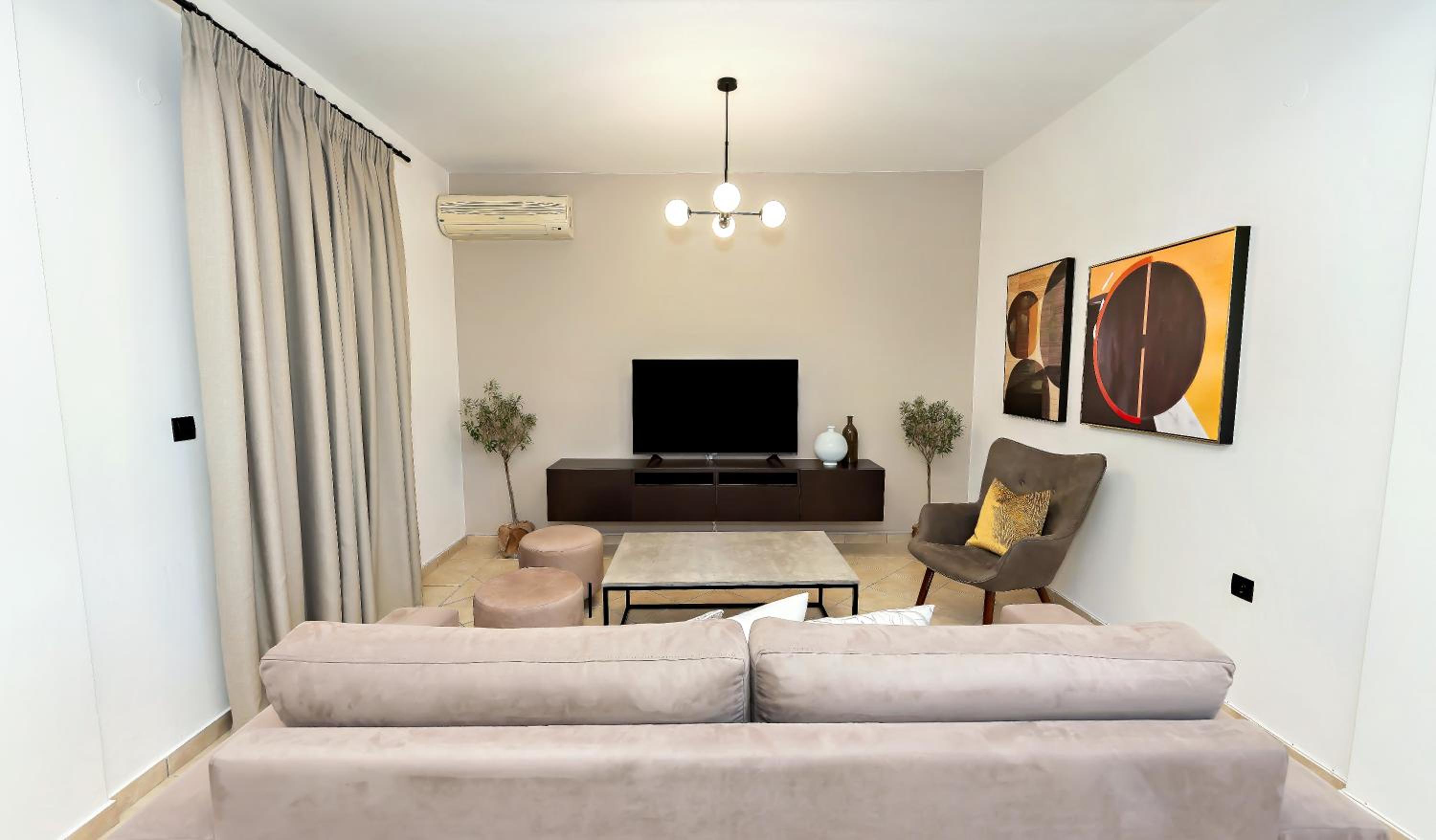Dioni Apartments