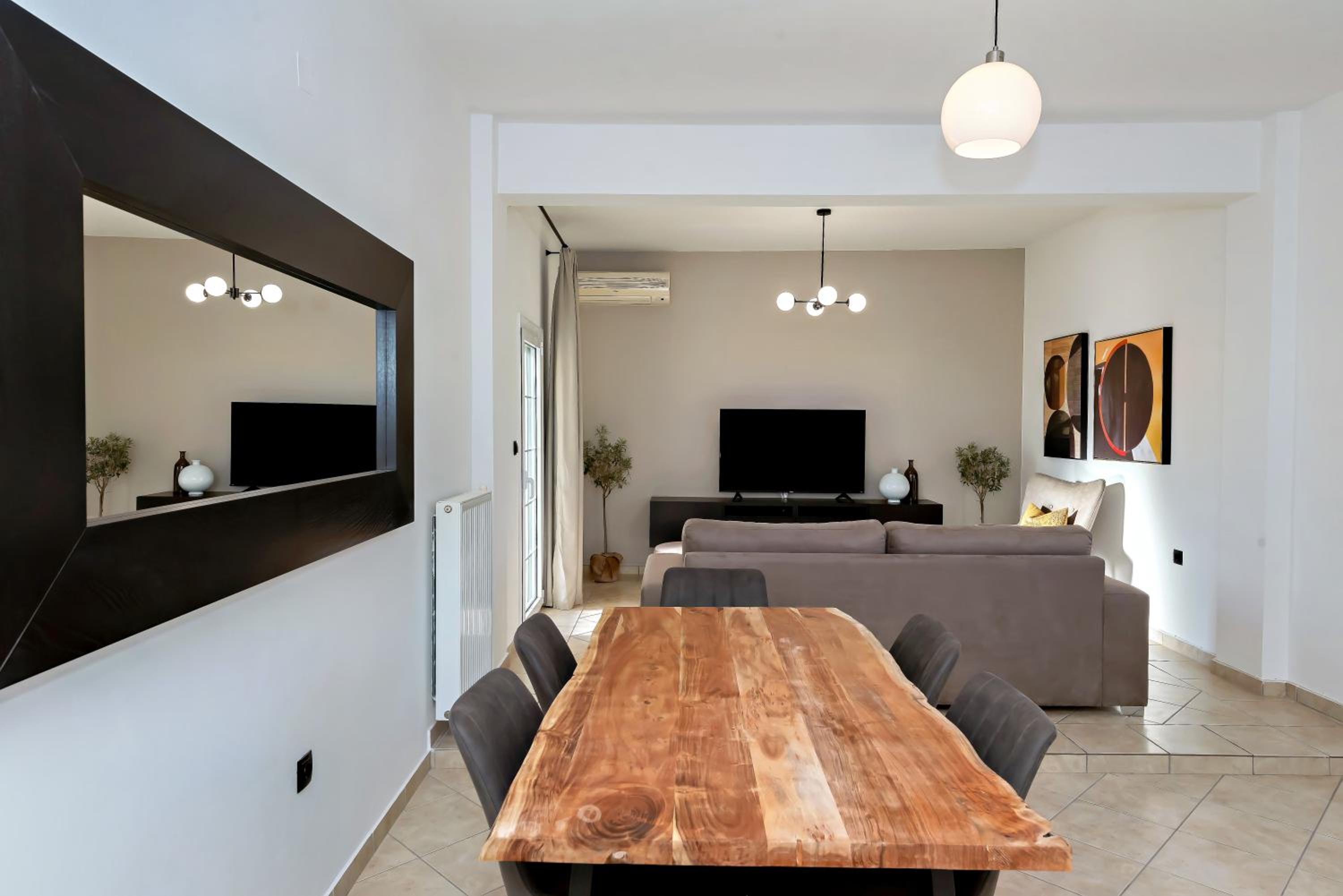 Dioni Apartments