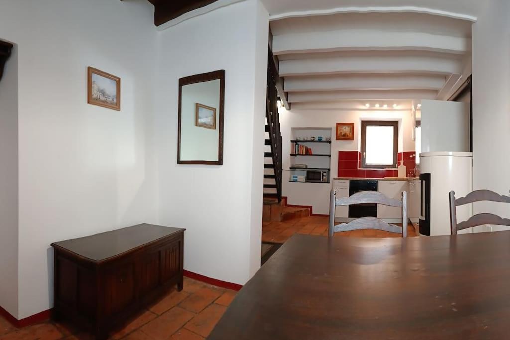 Antica torre del castello Casa Ceresiana