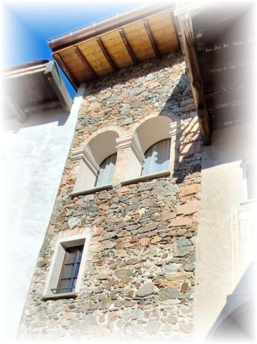 Antica torre del castello Casa Ceresiana