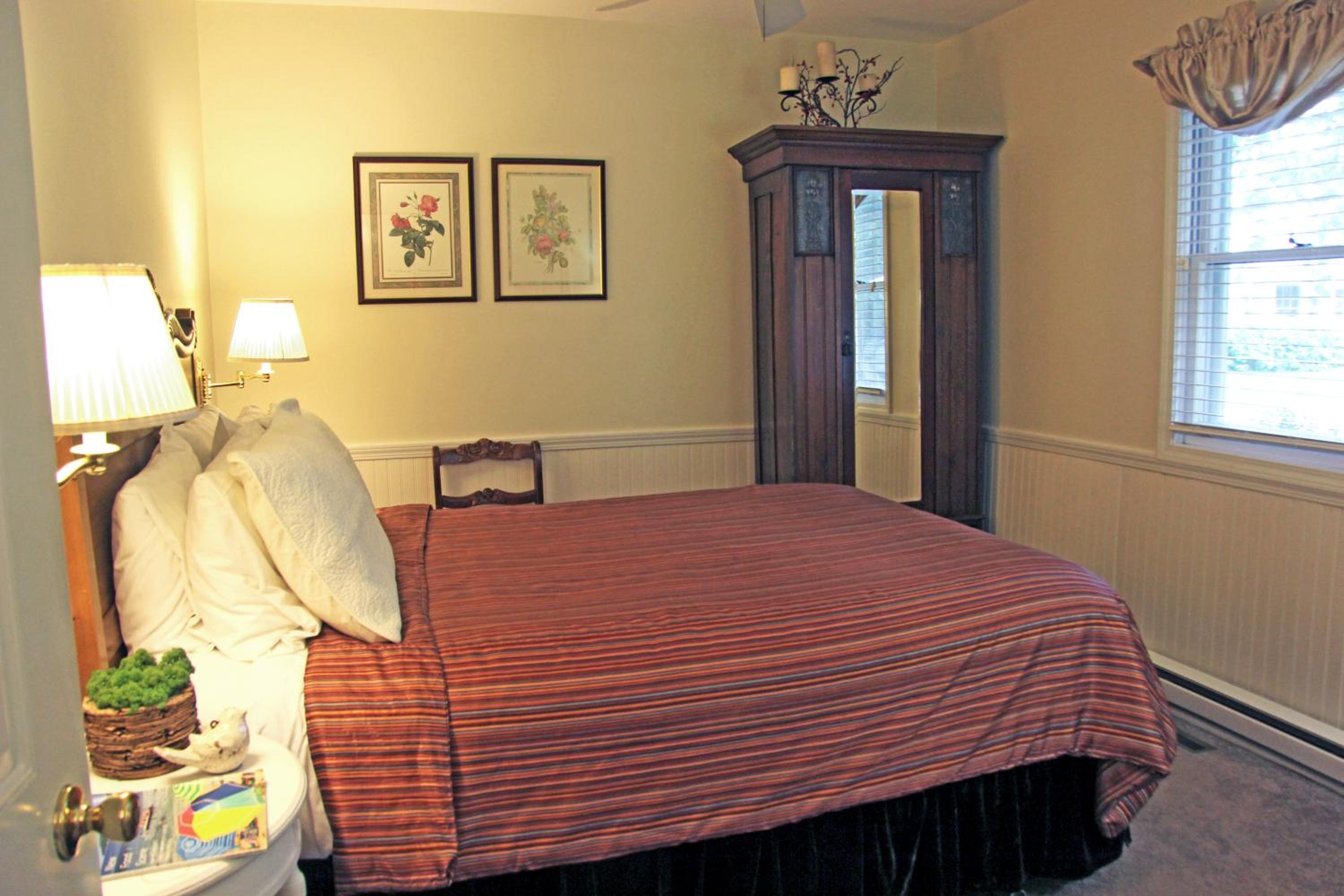 Eagle Harbor Inn