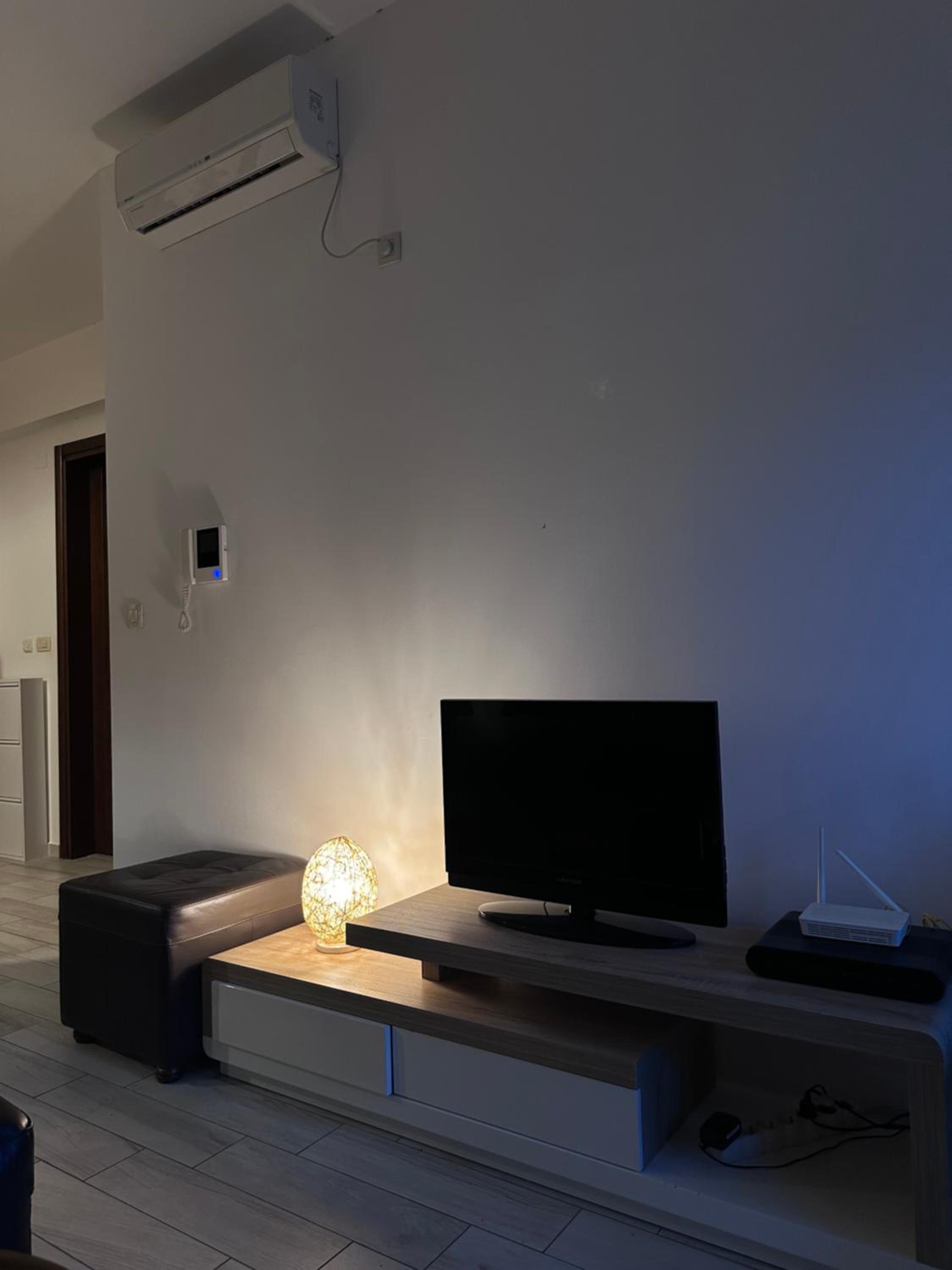 Apartment Bianco e Nero view 2