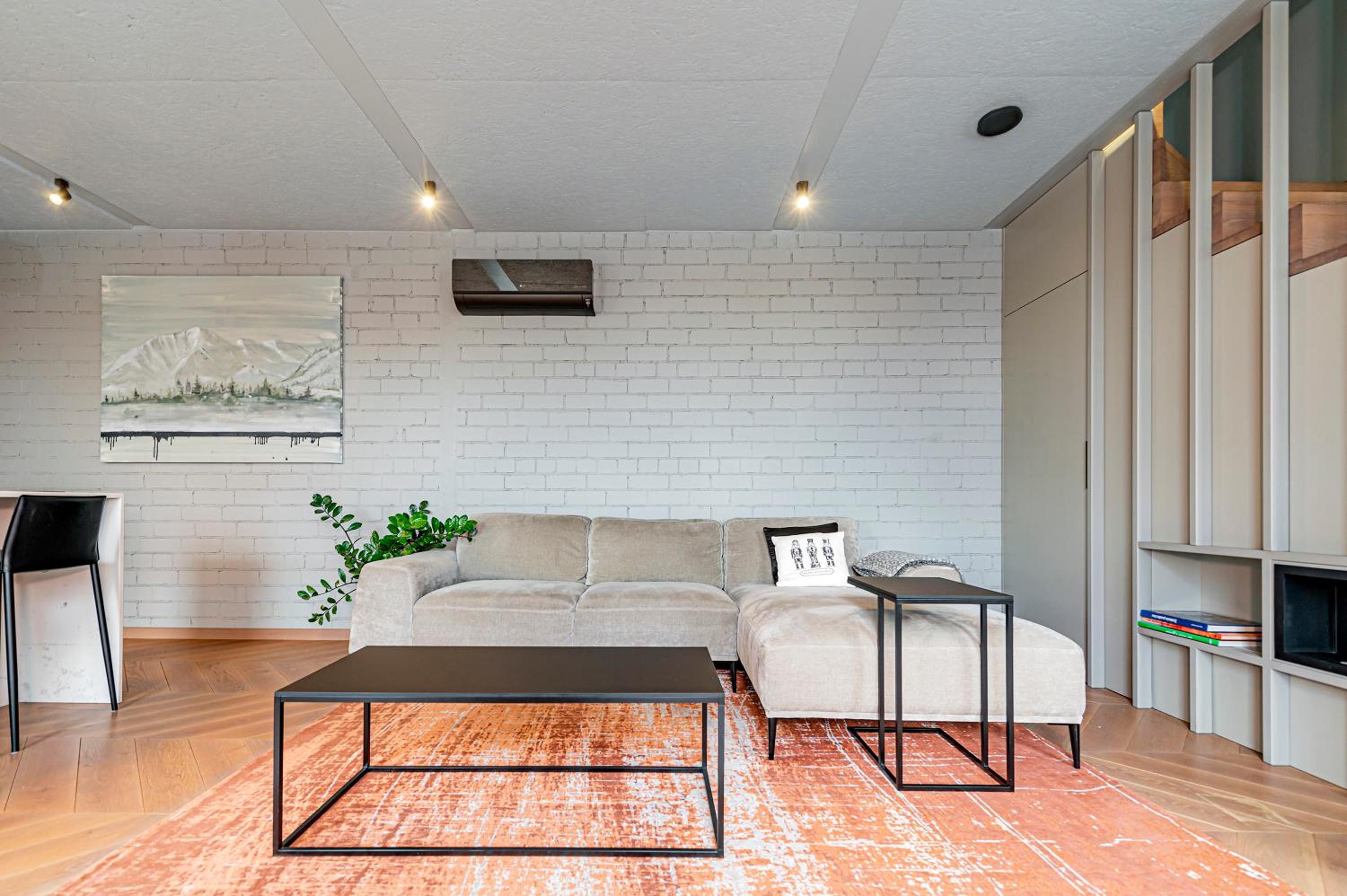 Elegant 2 BD Apartment with terrace by Domvia view 5