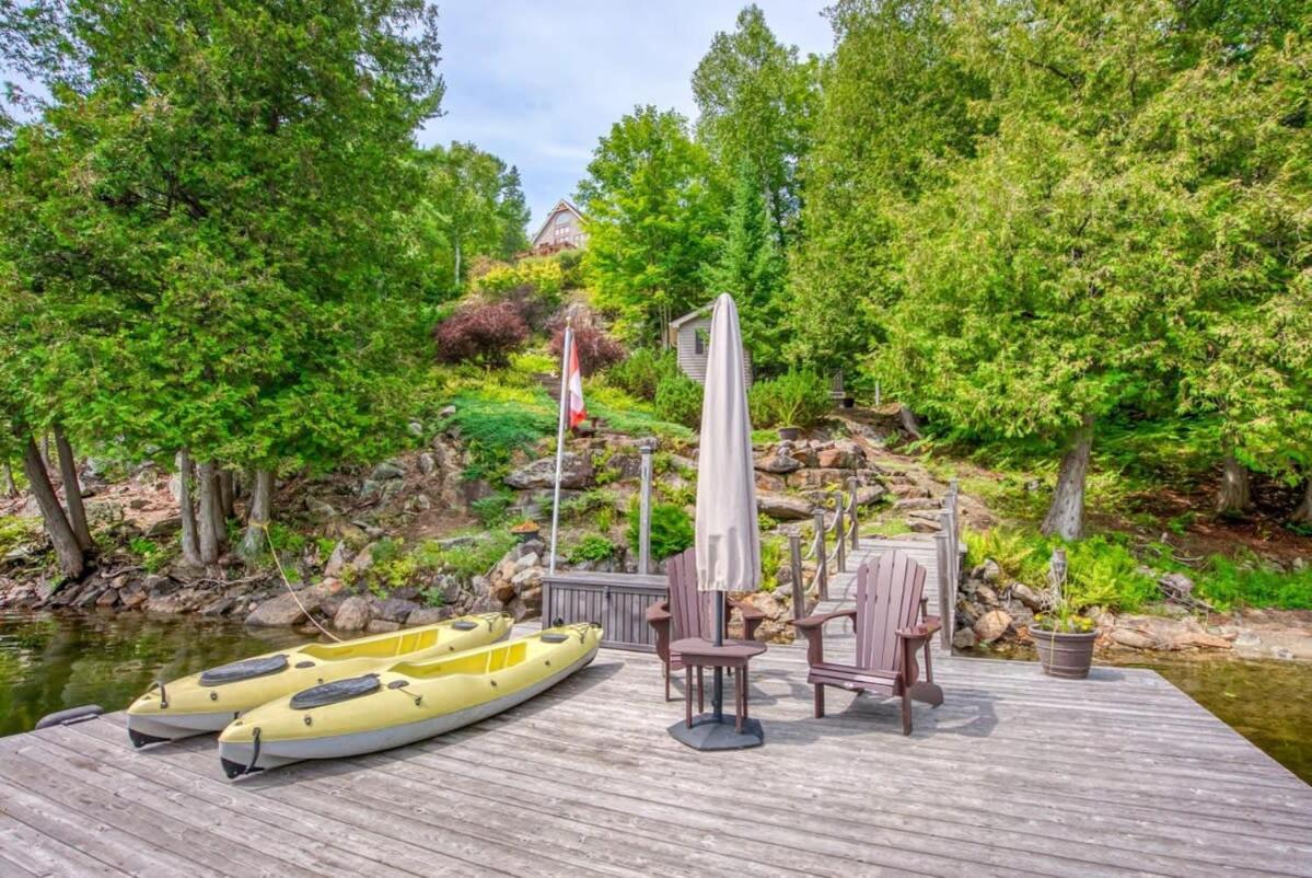 The Vista - Magnificent waterfront beach & hot tub