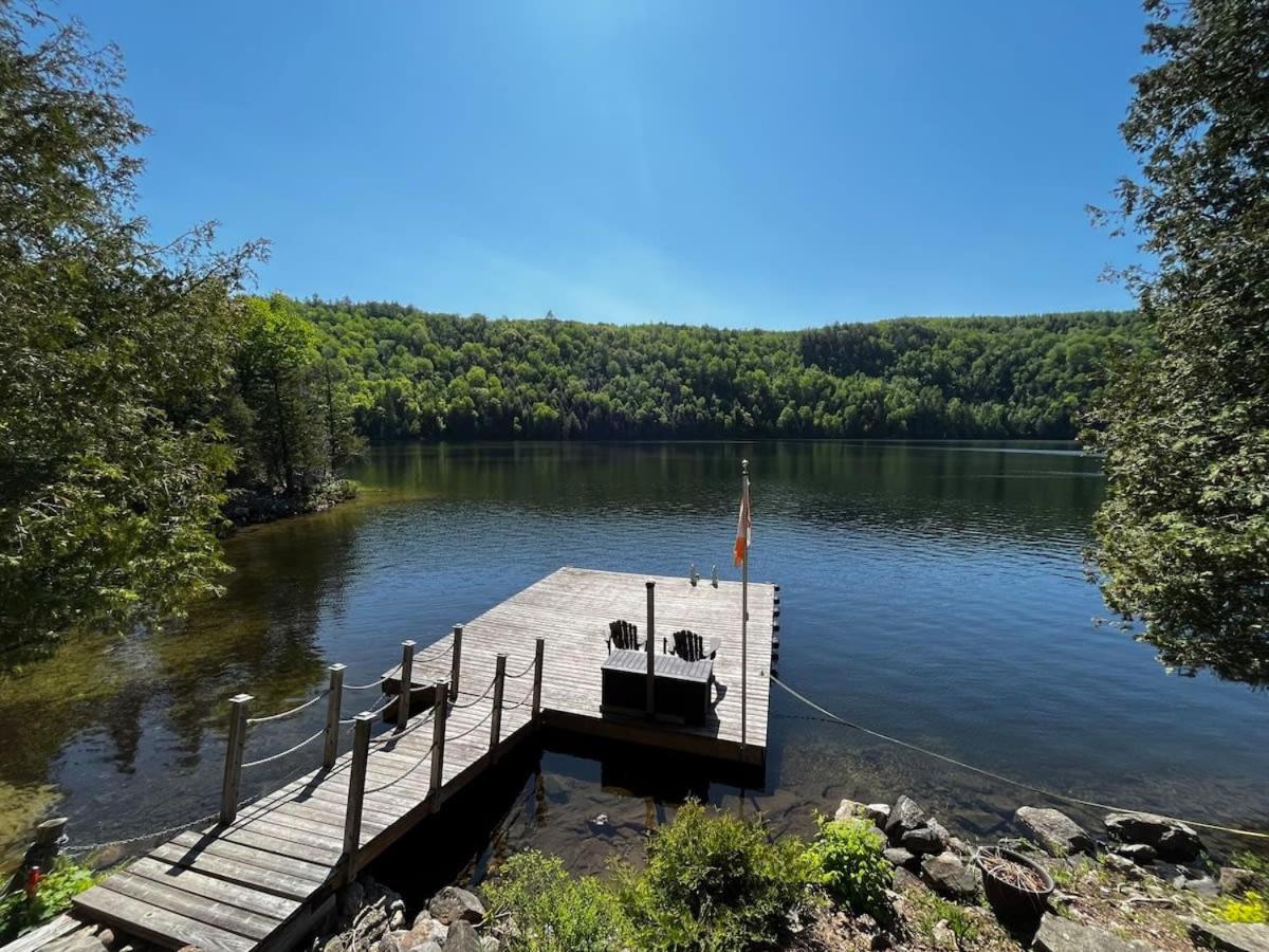 The Vista - Magnificent waterfront beach & hot tub