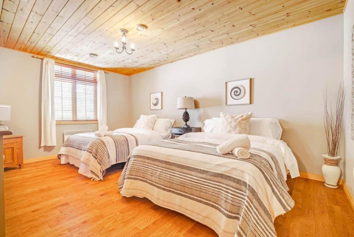 The Vista - Magnificent waterfront beach & hot tub