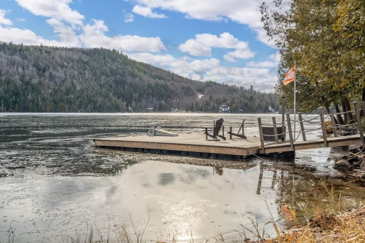 The Vista - Magnificent waterfront beach & hot tub