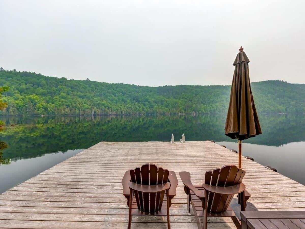 The Vista - Magnificent waterfront beach & hot tub