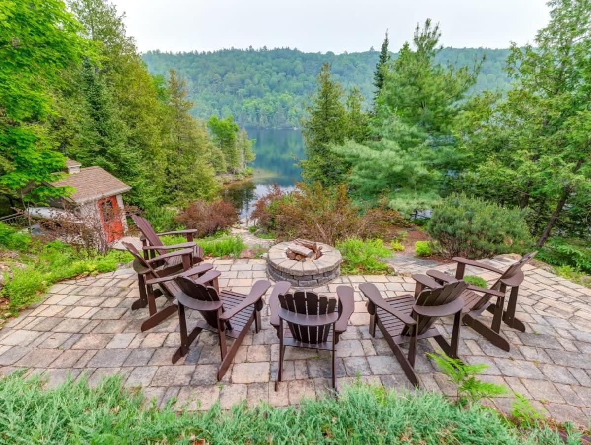 The Vista - Magnificent waterfront beach & hot tub