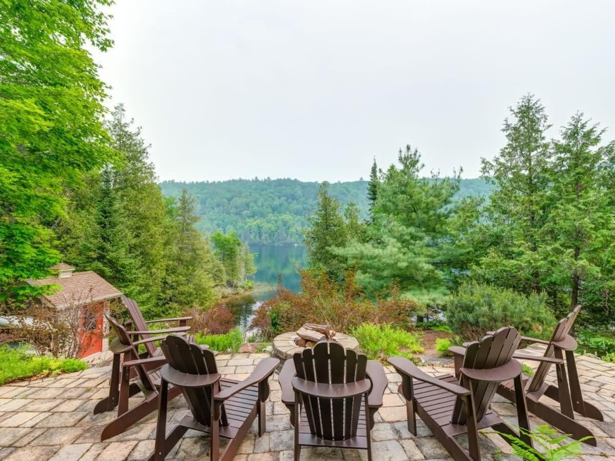 The Vista - Magnificent waterfront beach & hot tub