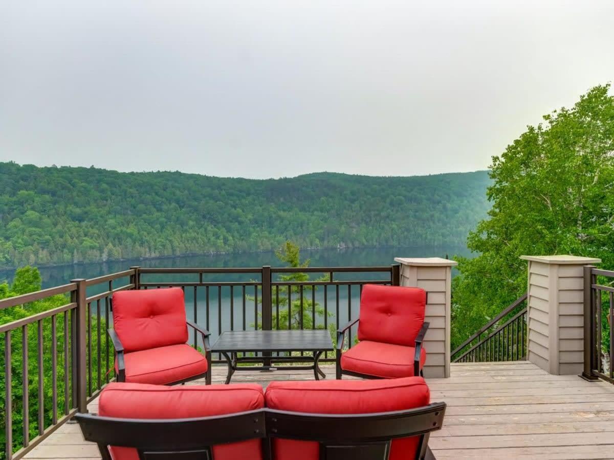 The Vista - Magnificent waterfront beach & hot tub