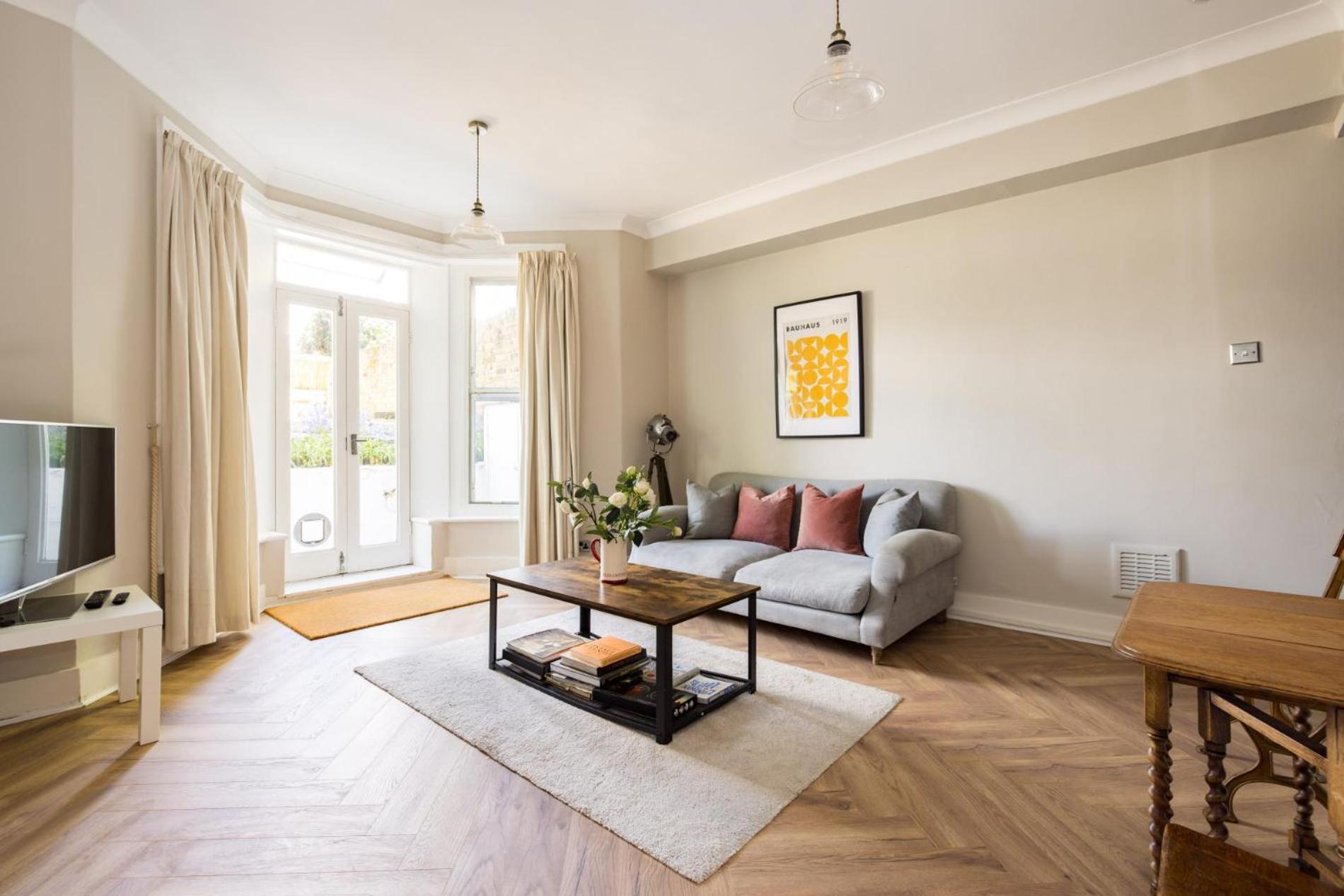 Olympia's Torch 1 Bedroom in Kensington