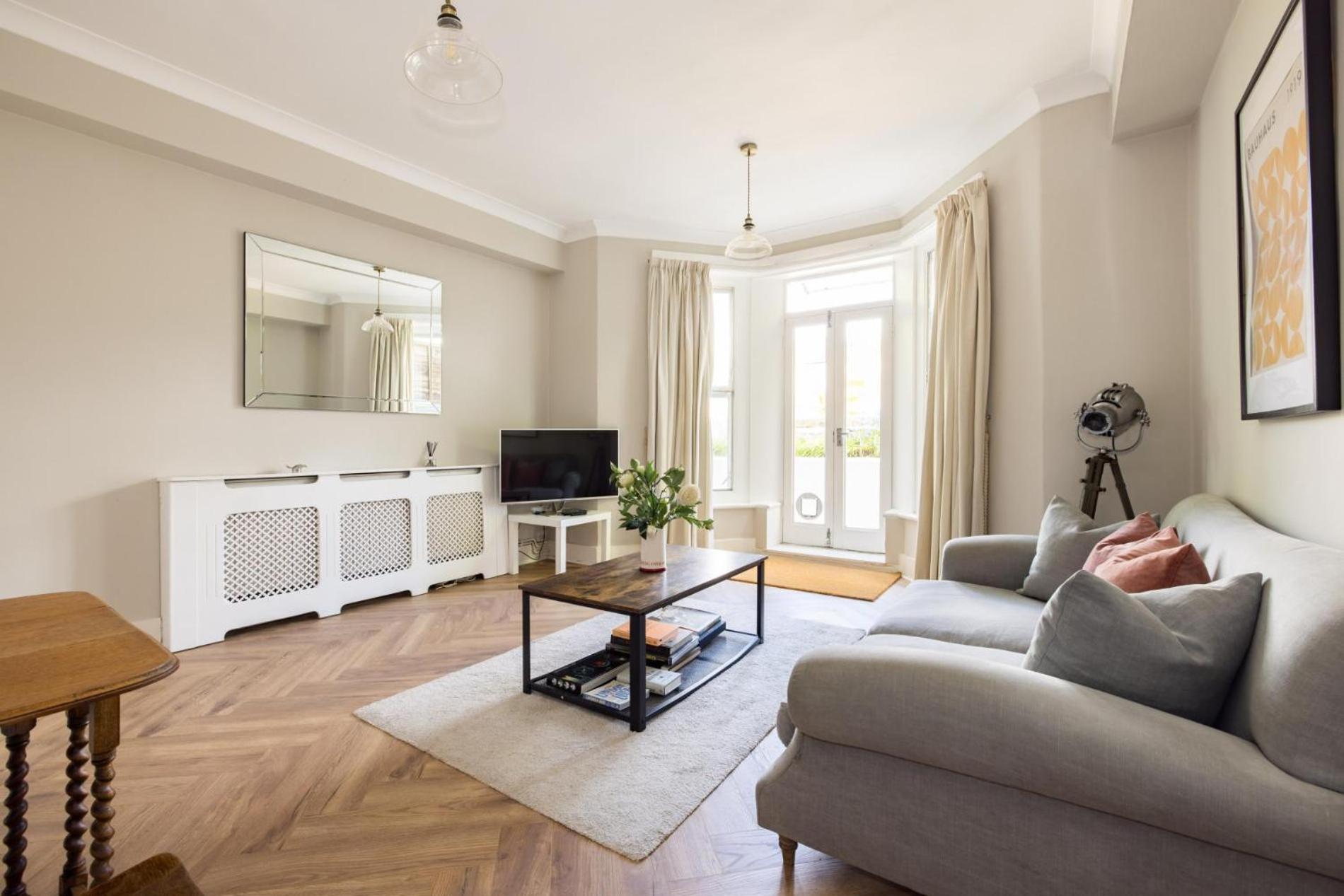 Olympia's Torch 1 Bedroom in Kensington