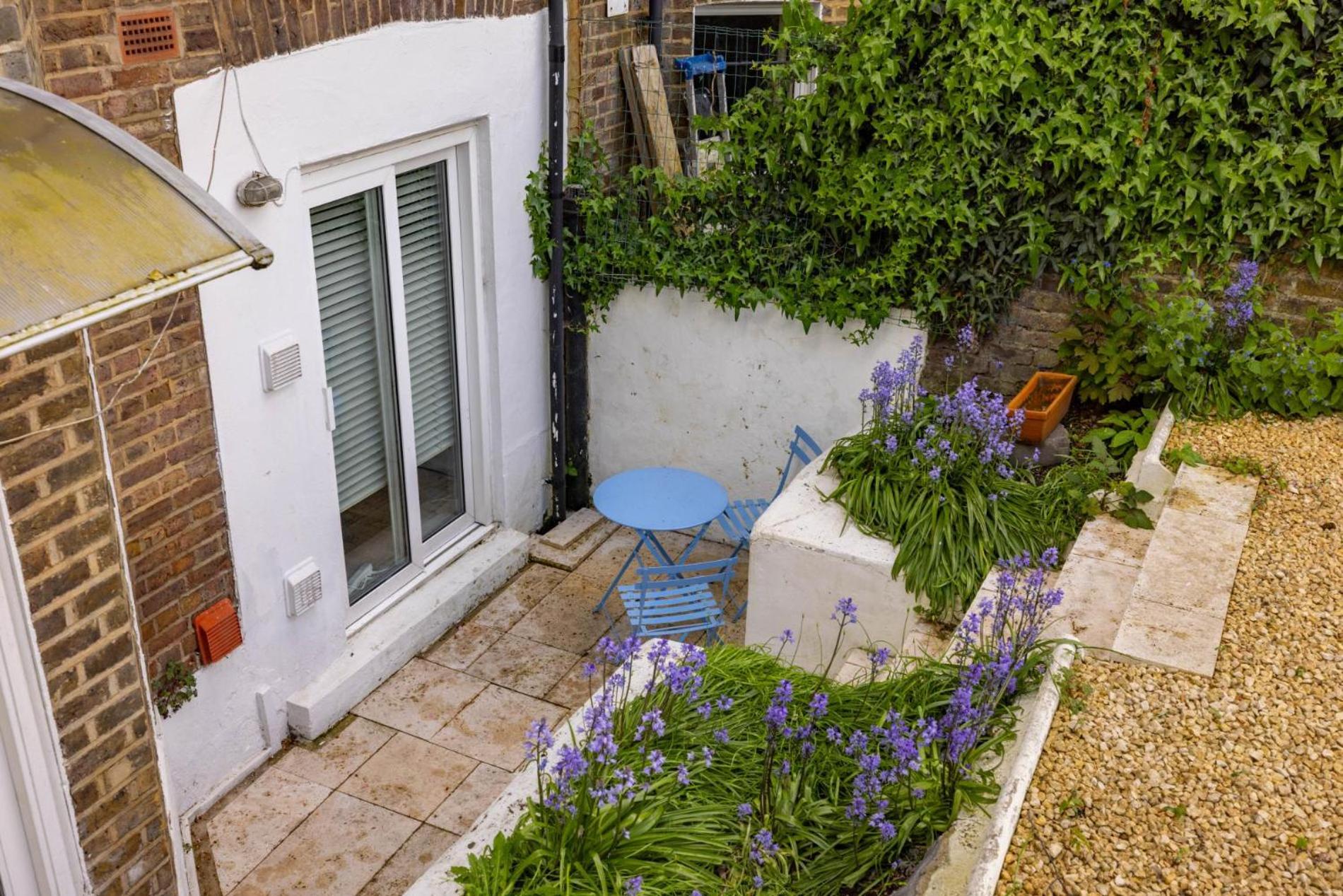 Olympia's Torch 1 Bedroom in Kensington
