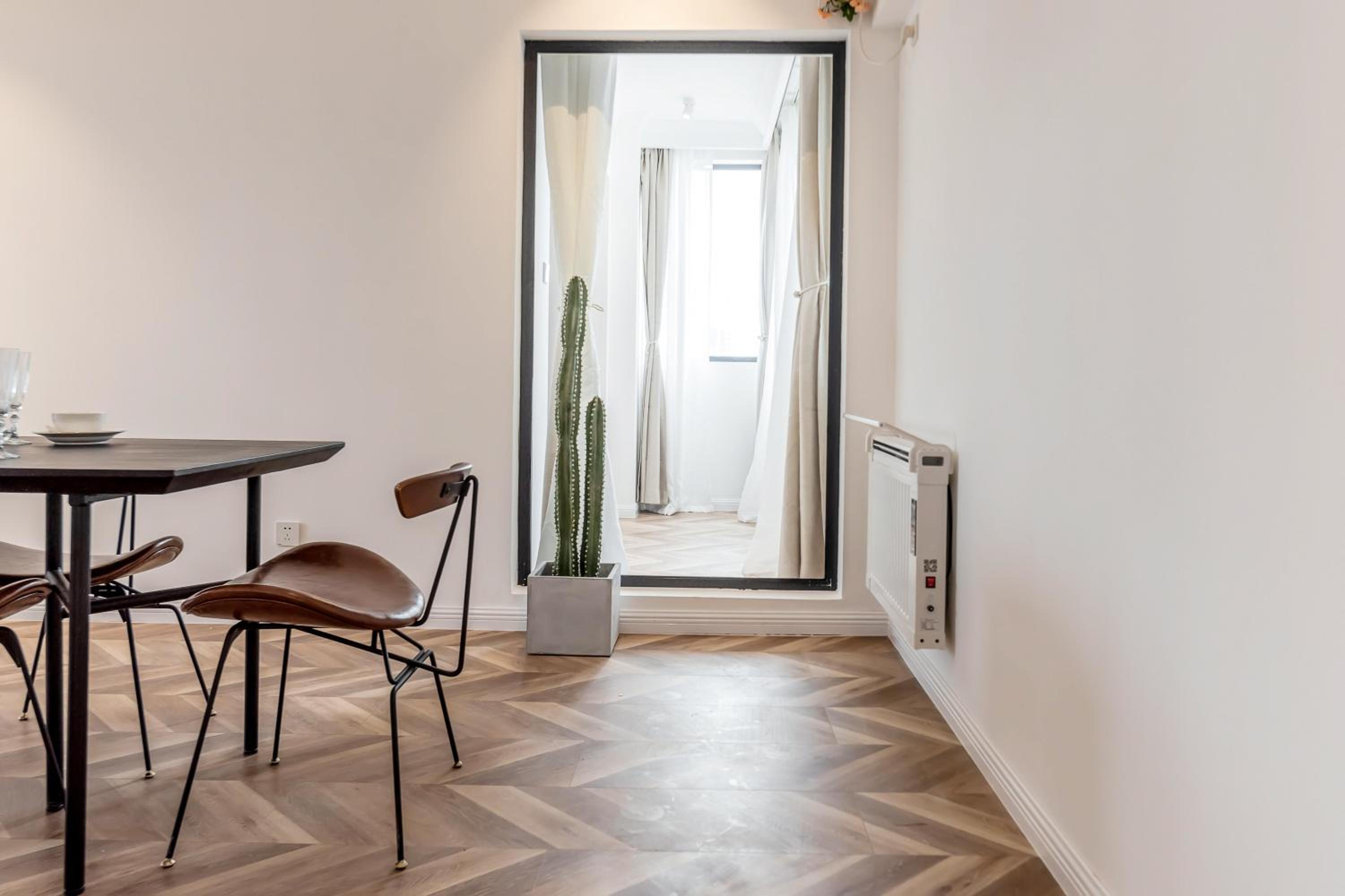 Shanghai Hills& Xu's Cozy Apartment,Lujiazui area,Line 6&9 and Near The Bund