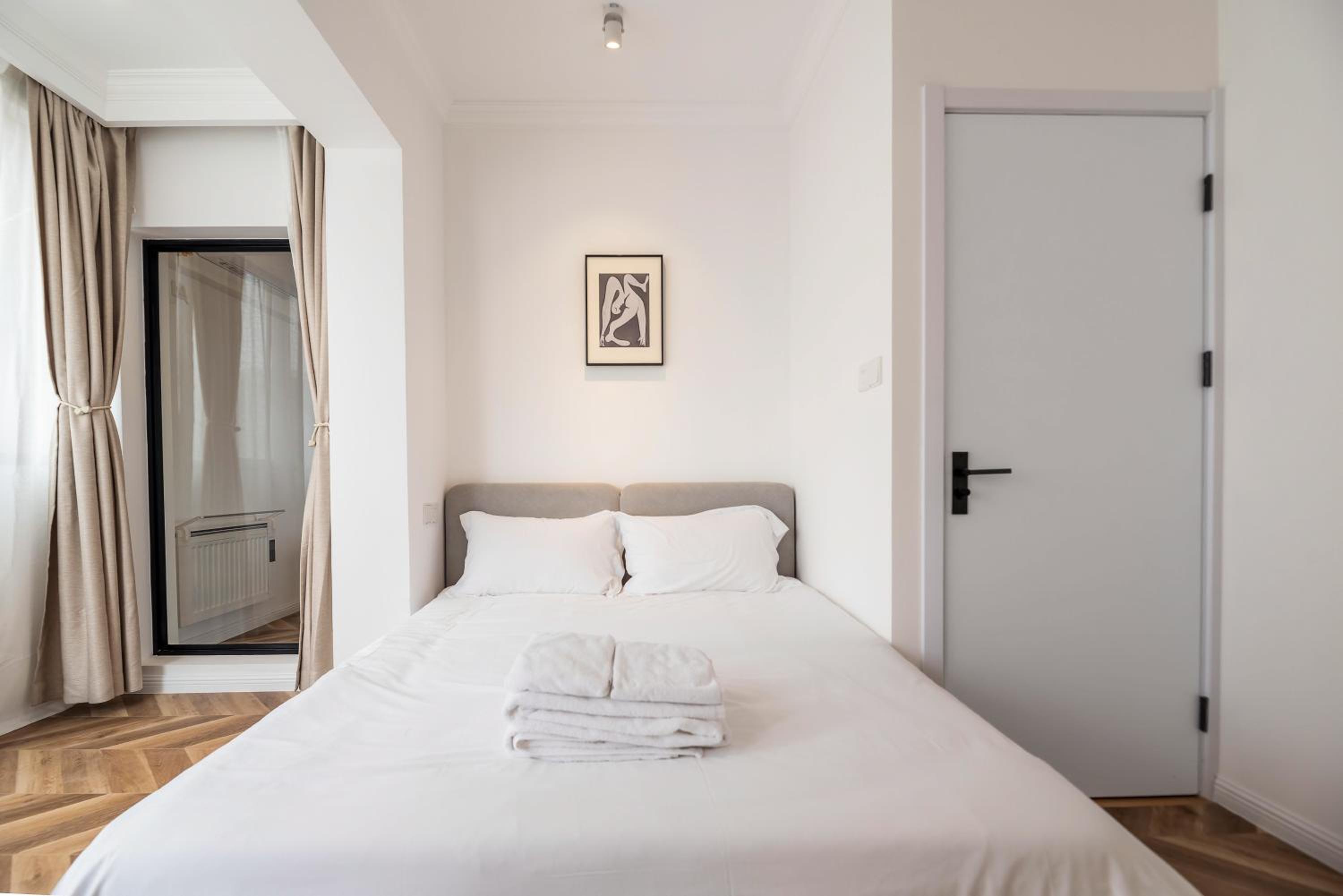 Shanghai Hills& Xu's Cozy Apartment,Lujiazui area,Line 6&9 and Near The Bund