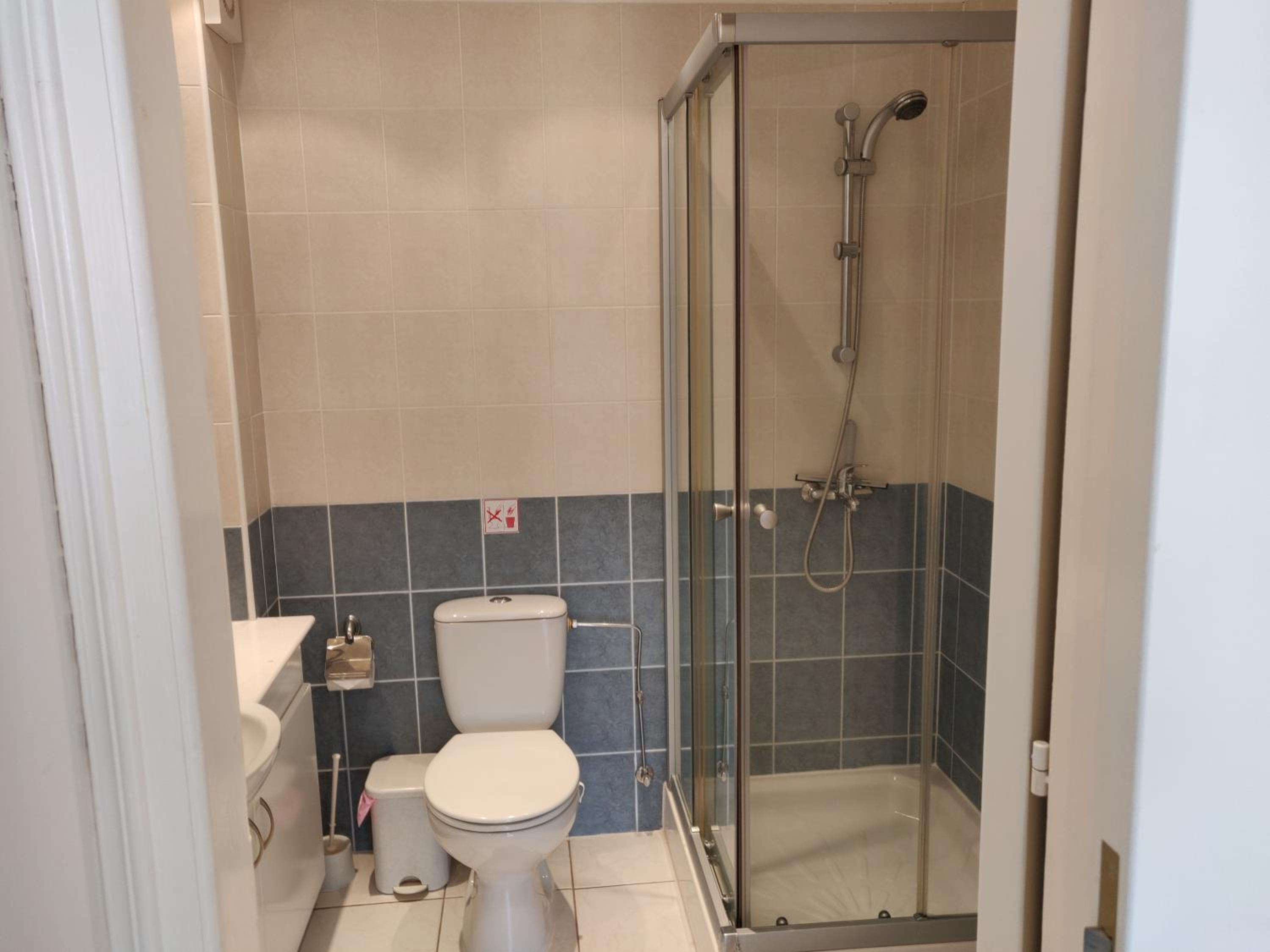 Cyprus-2 bedrooms both ensuite pool patios wifi