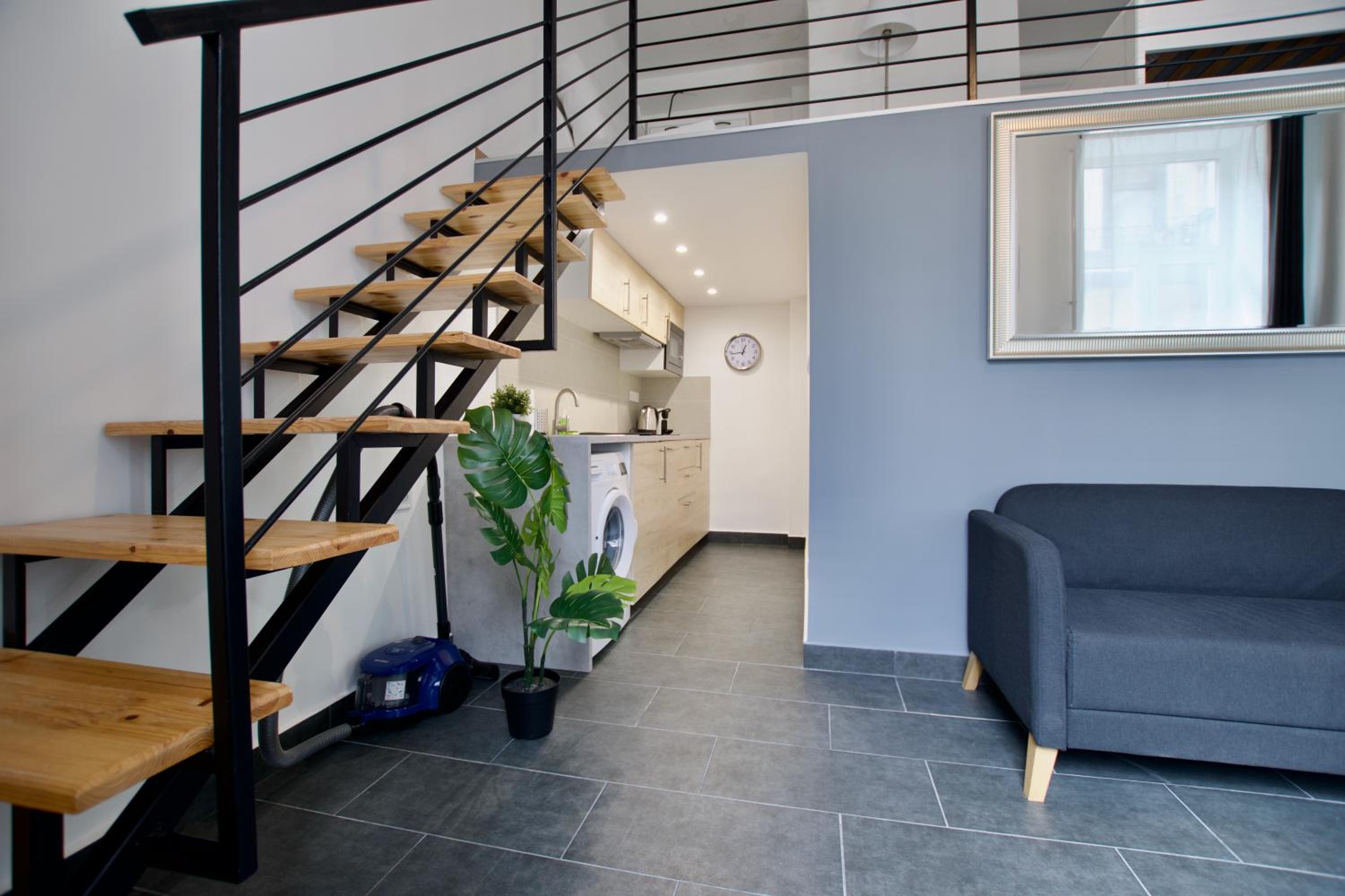 Studio Apartments by Hi5- Cozy Studio view 3