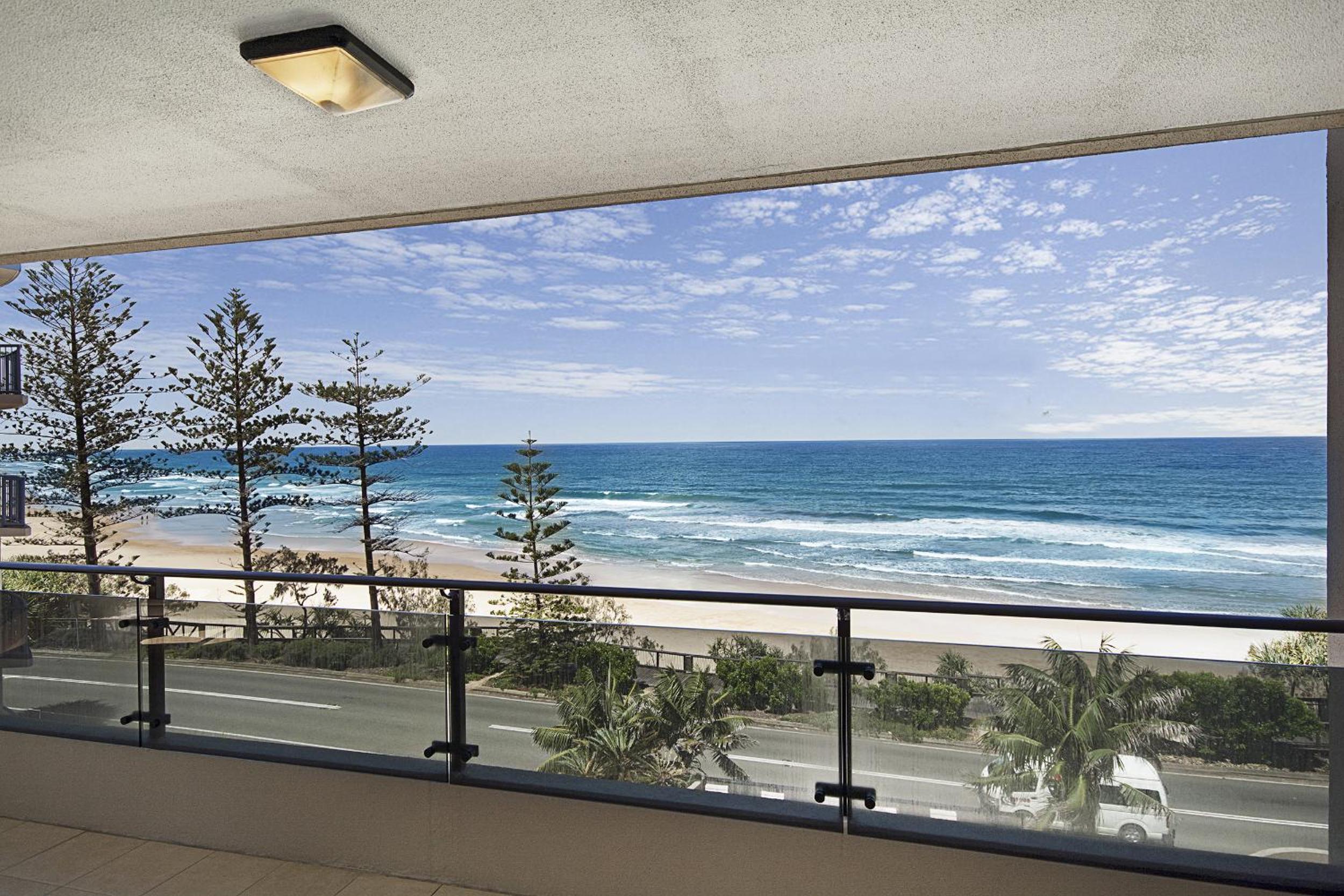 Clubb Coolum Beach Resort Sunshine Coast