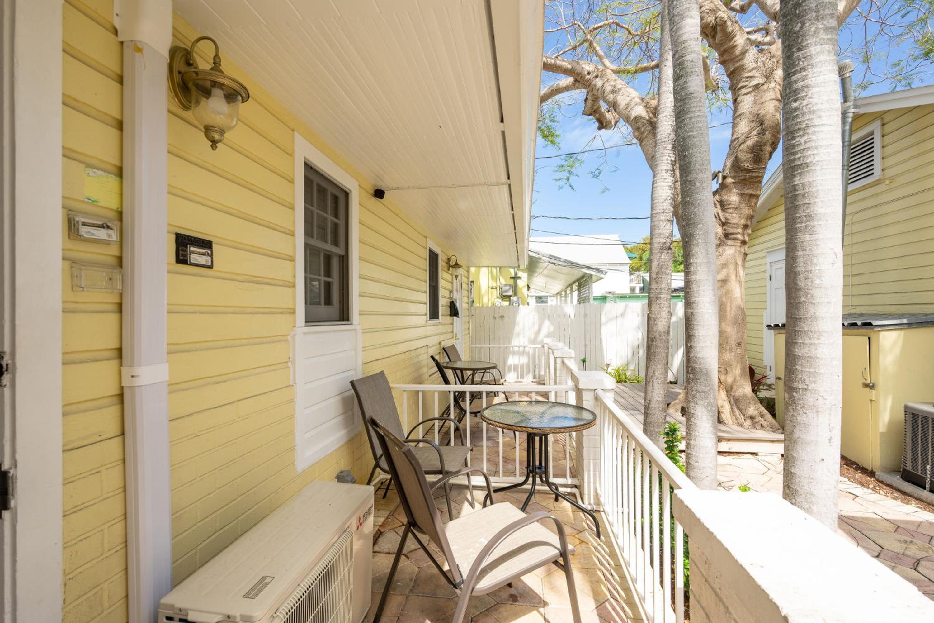 Sailors Cabin - Prime Downtown Key West Spot - Walk to Duval view 2
